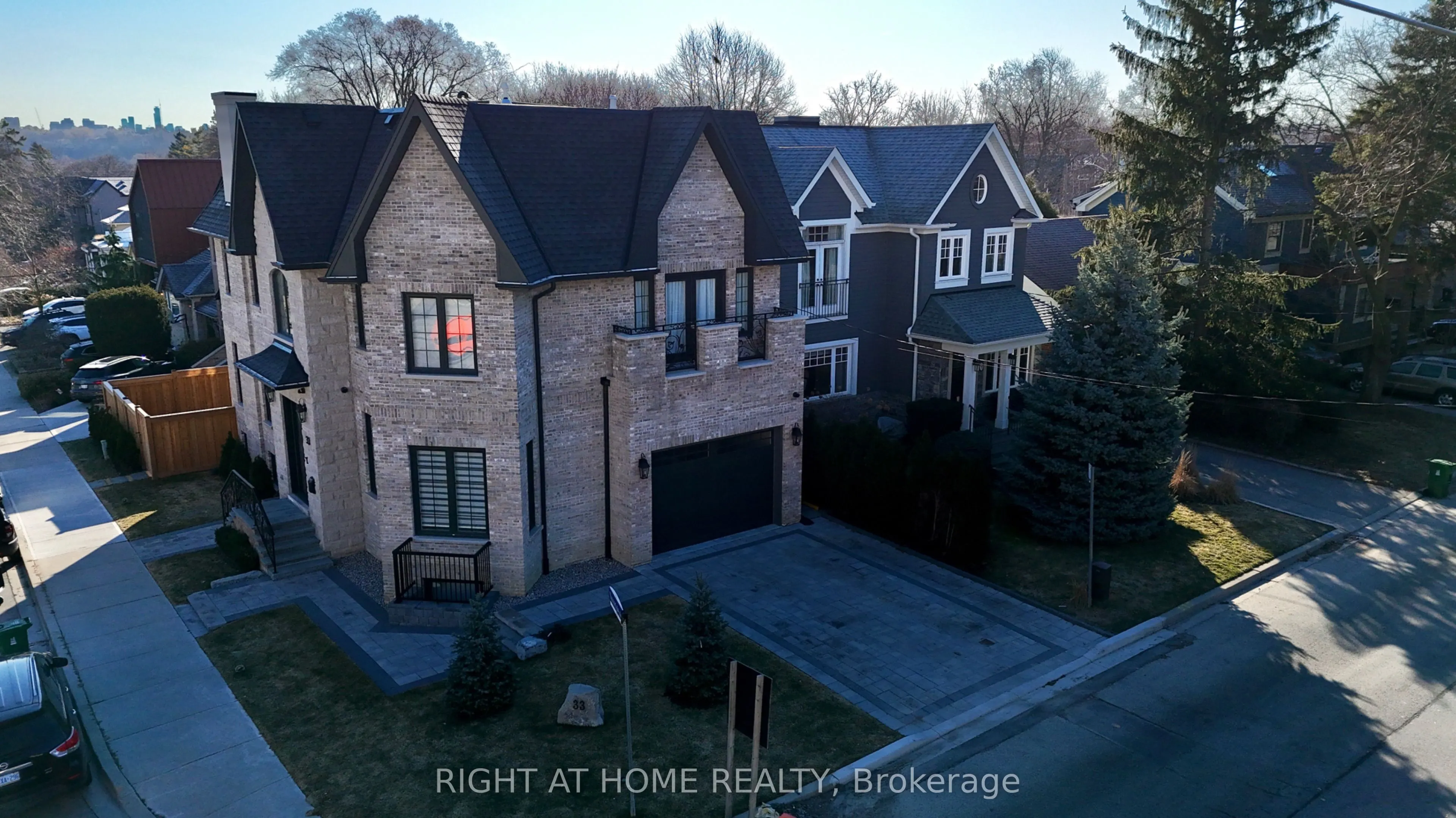 33 Thorndale Avenue