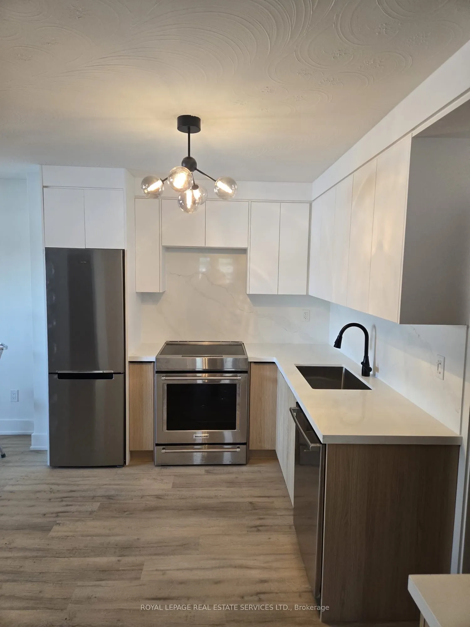 52 Peter Street #1