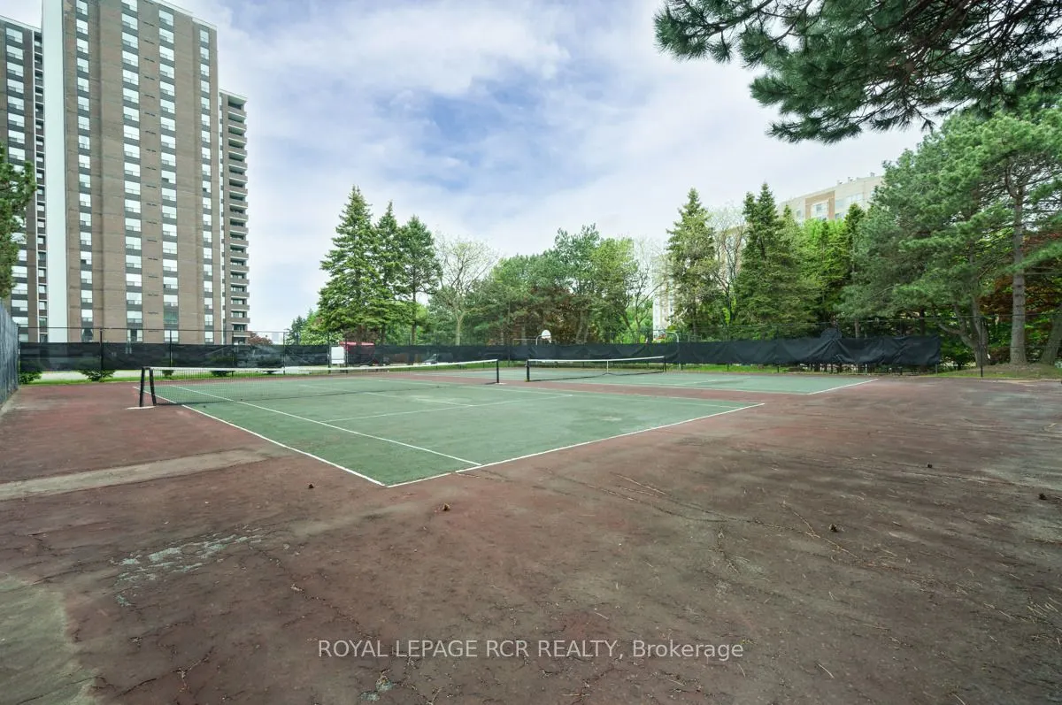 1535 Lakeshore Road E #205