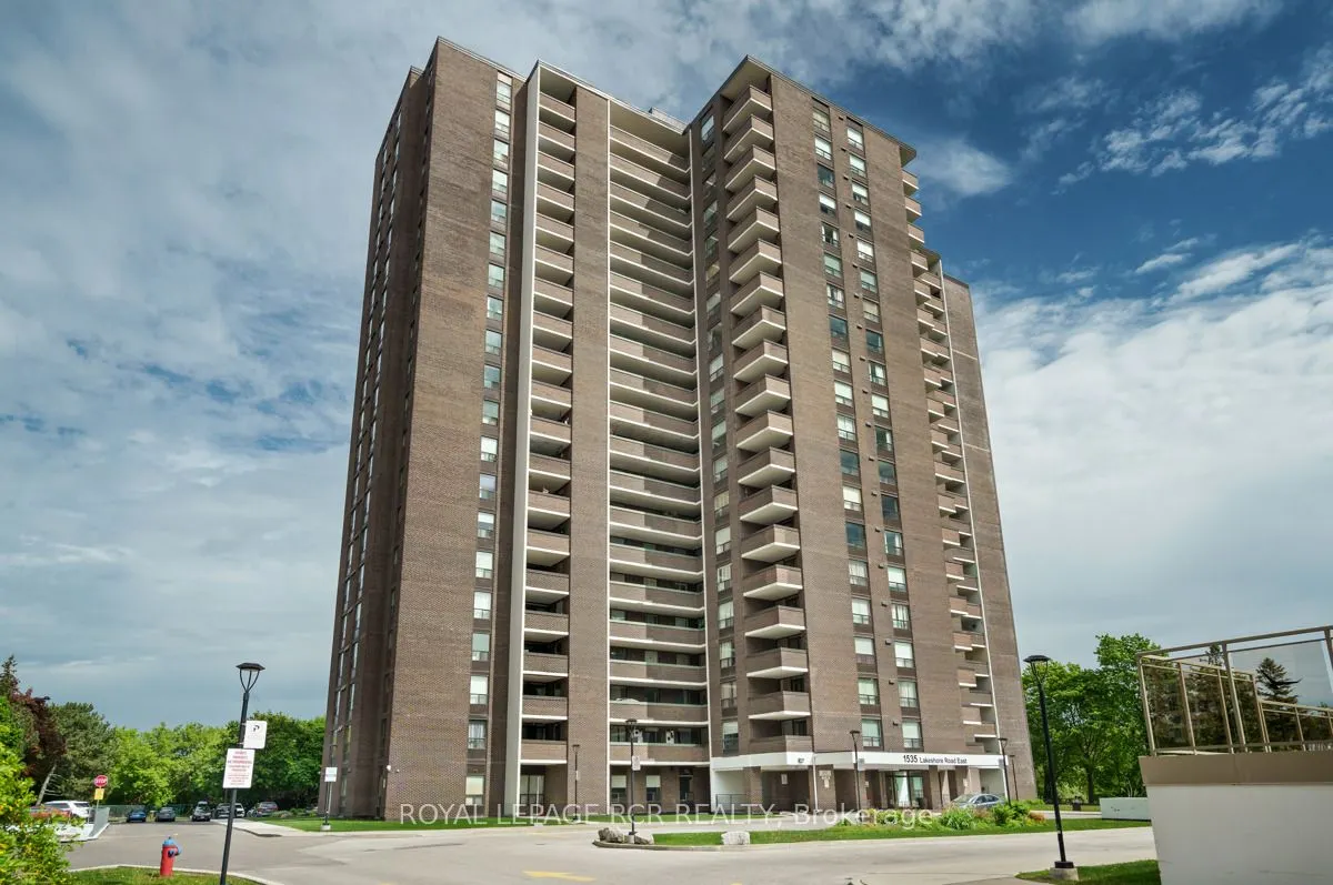 1535 Lakeshore Road E #205