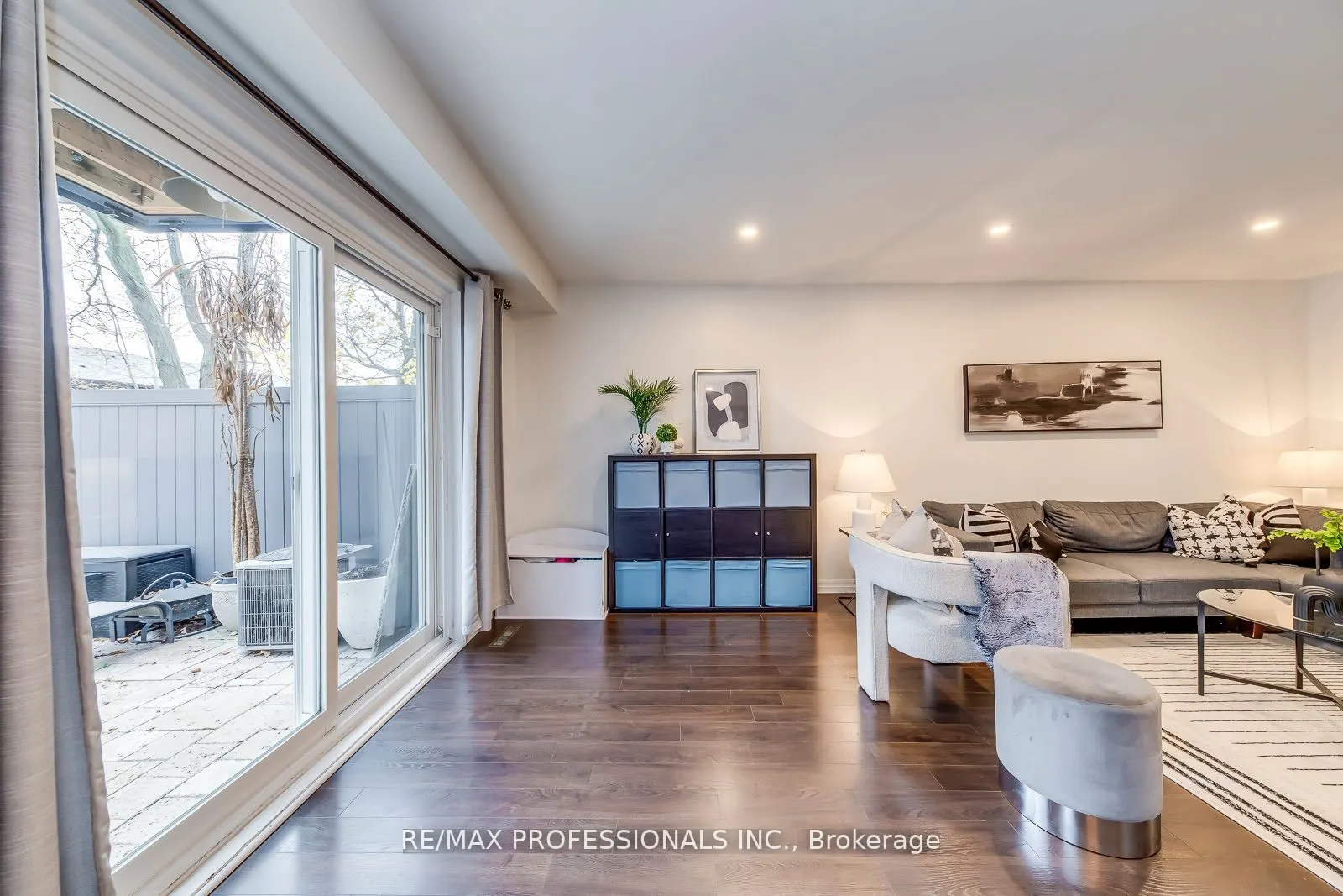4345 Bloor Street W #51