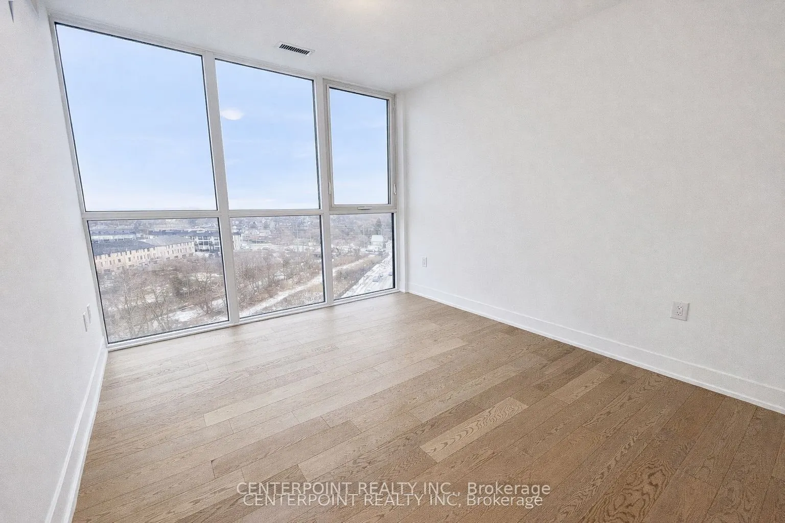1063 Douglas McCurdy Common #803