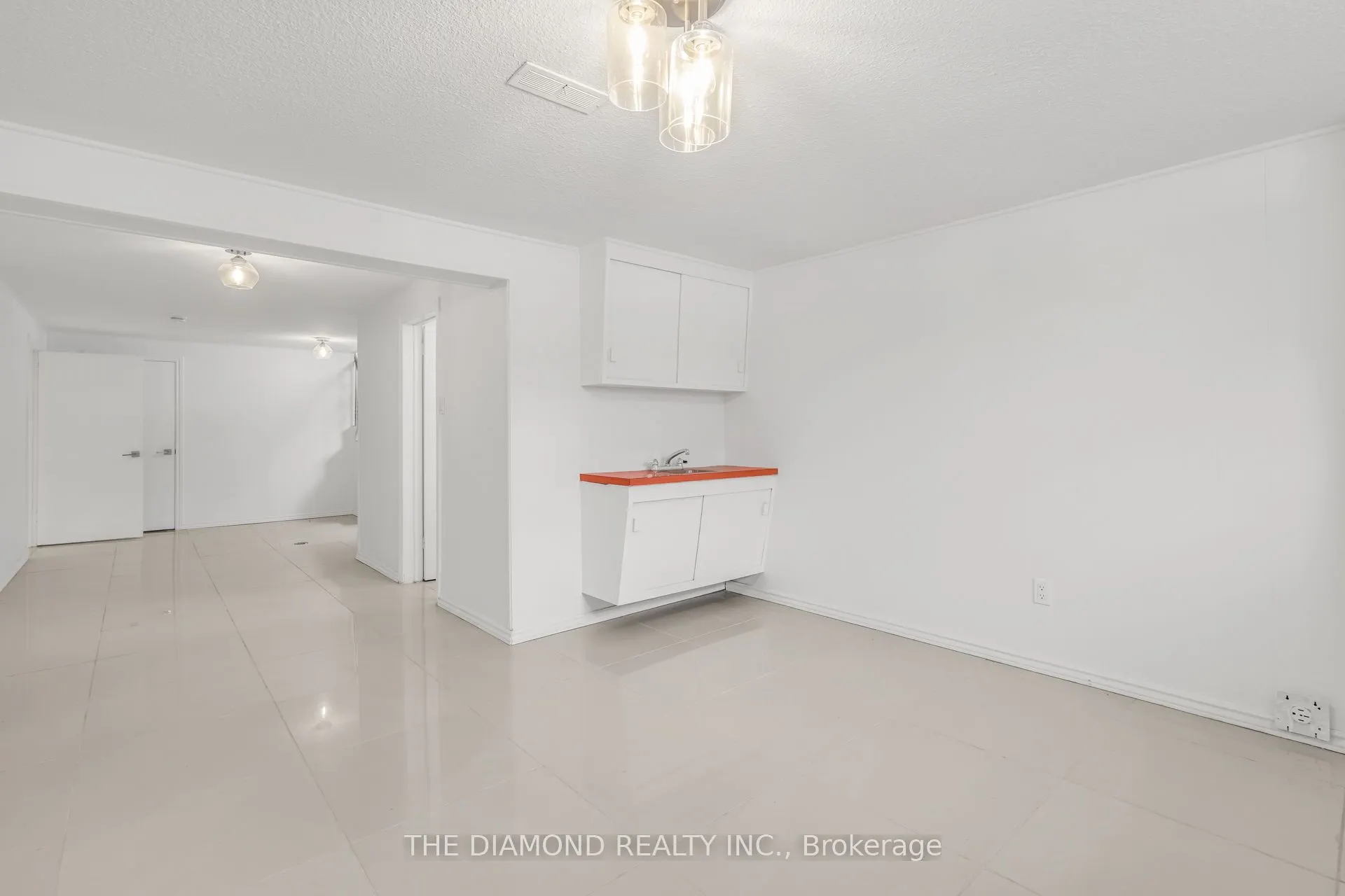 100 Summitcrest Drive