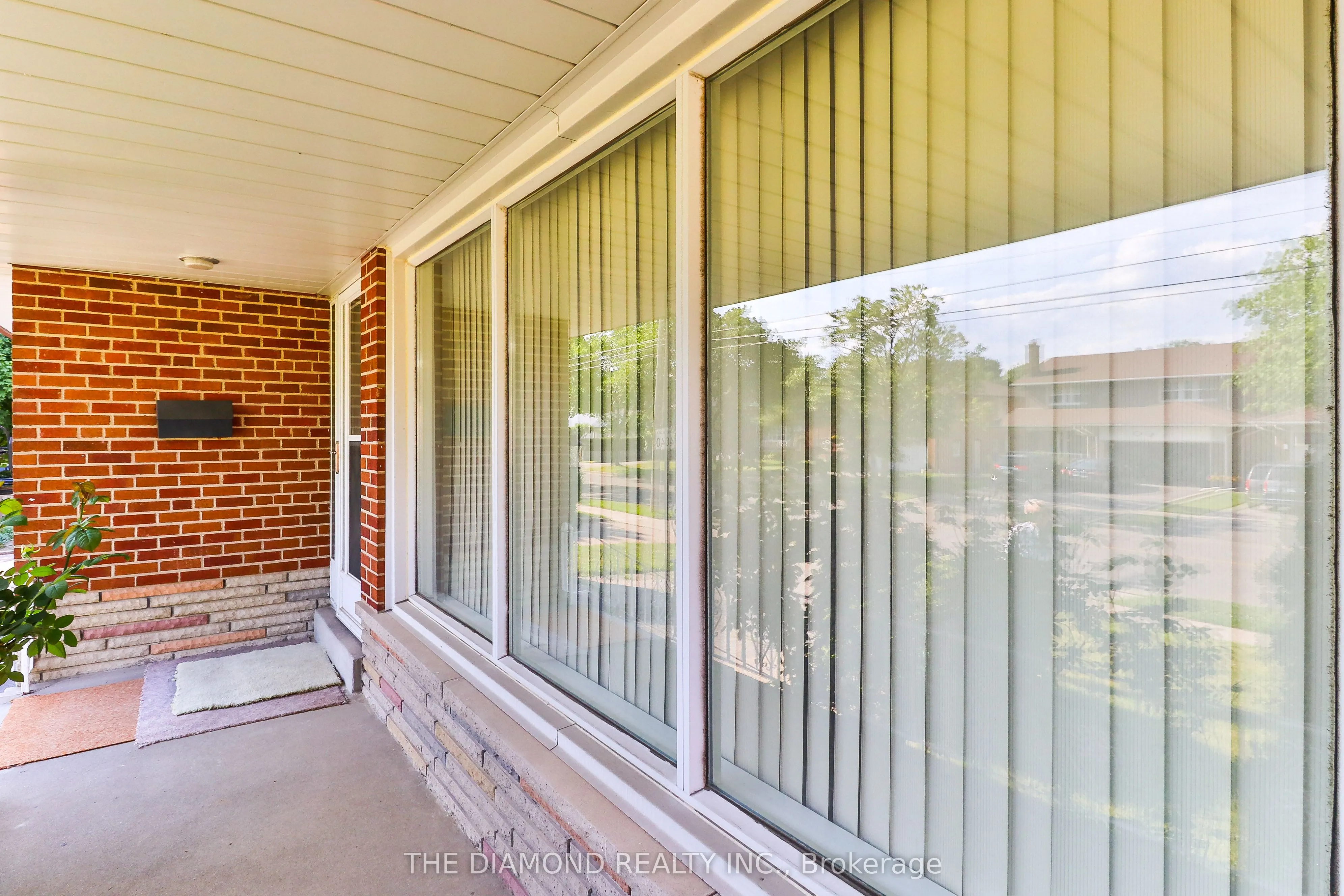 100 Summitcrest Drive