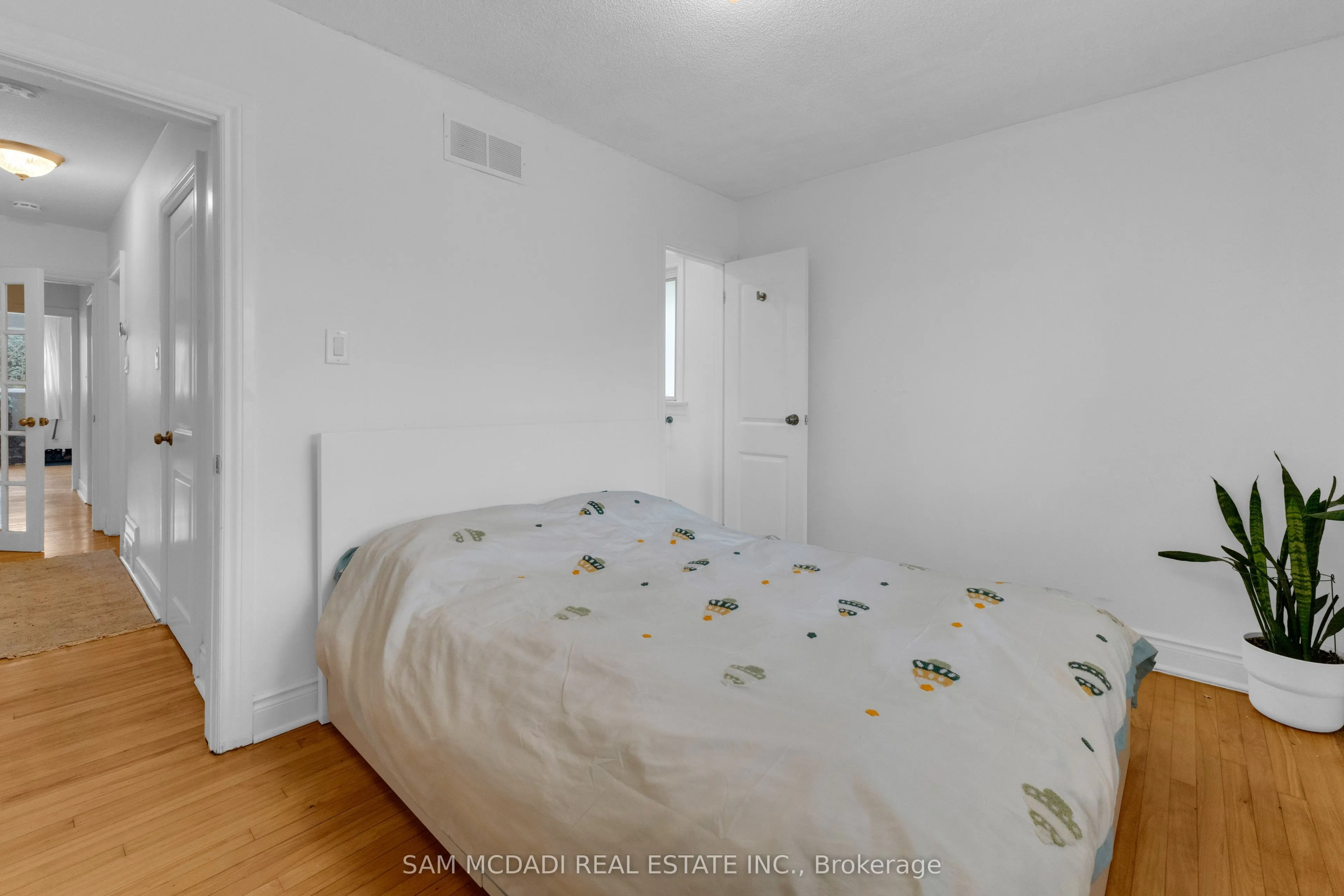 1235 Old River Road