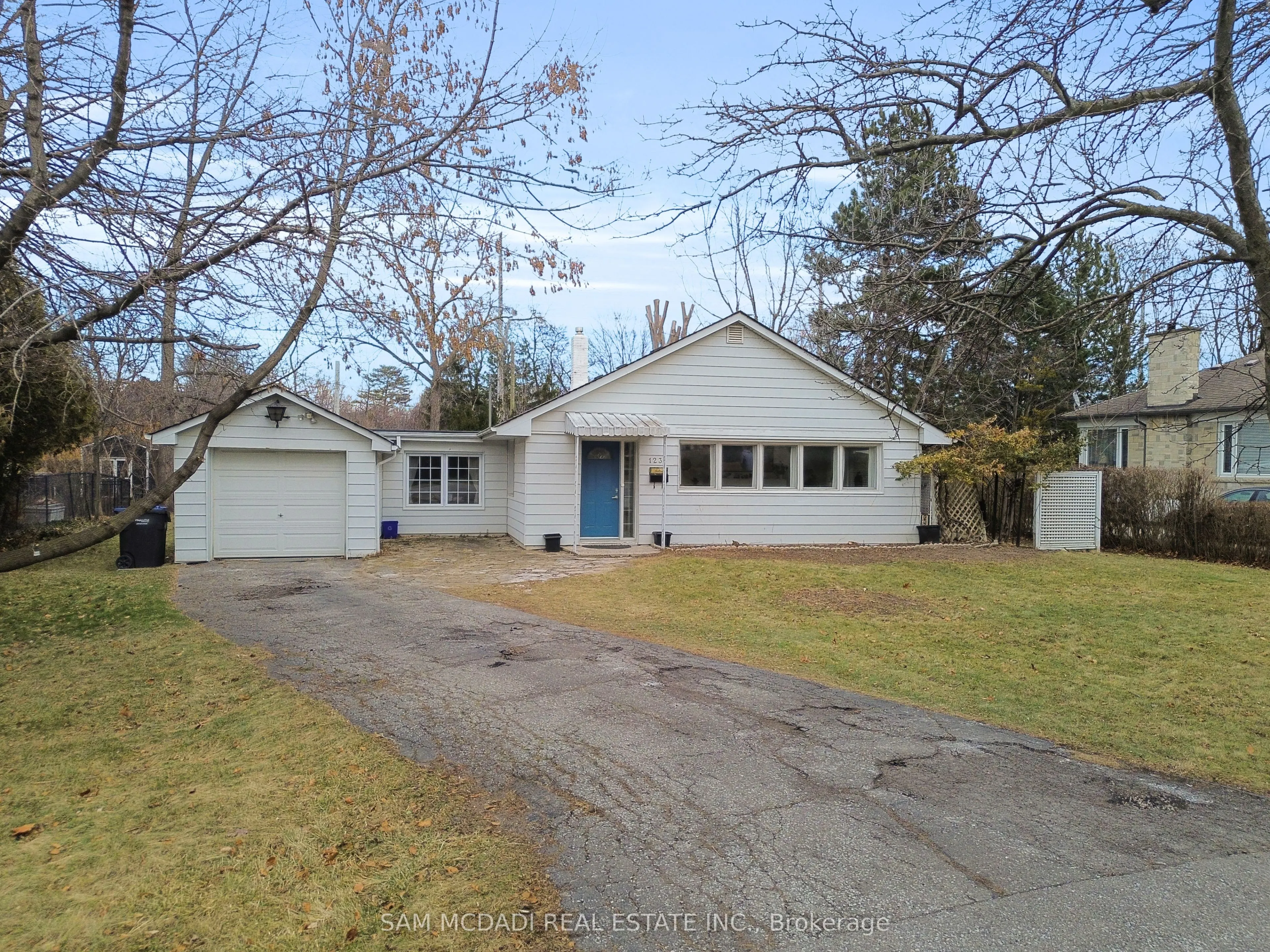 1235 Old River Road