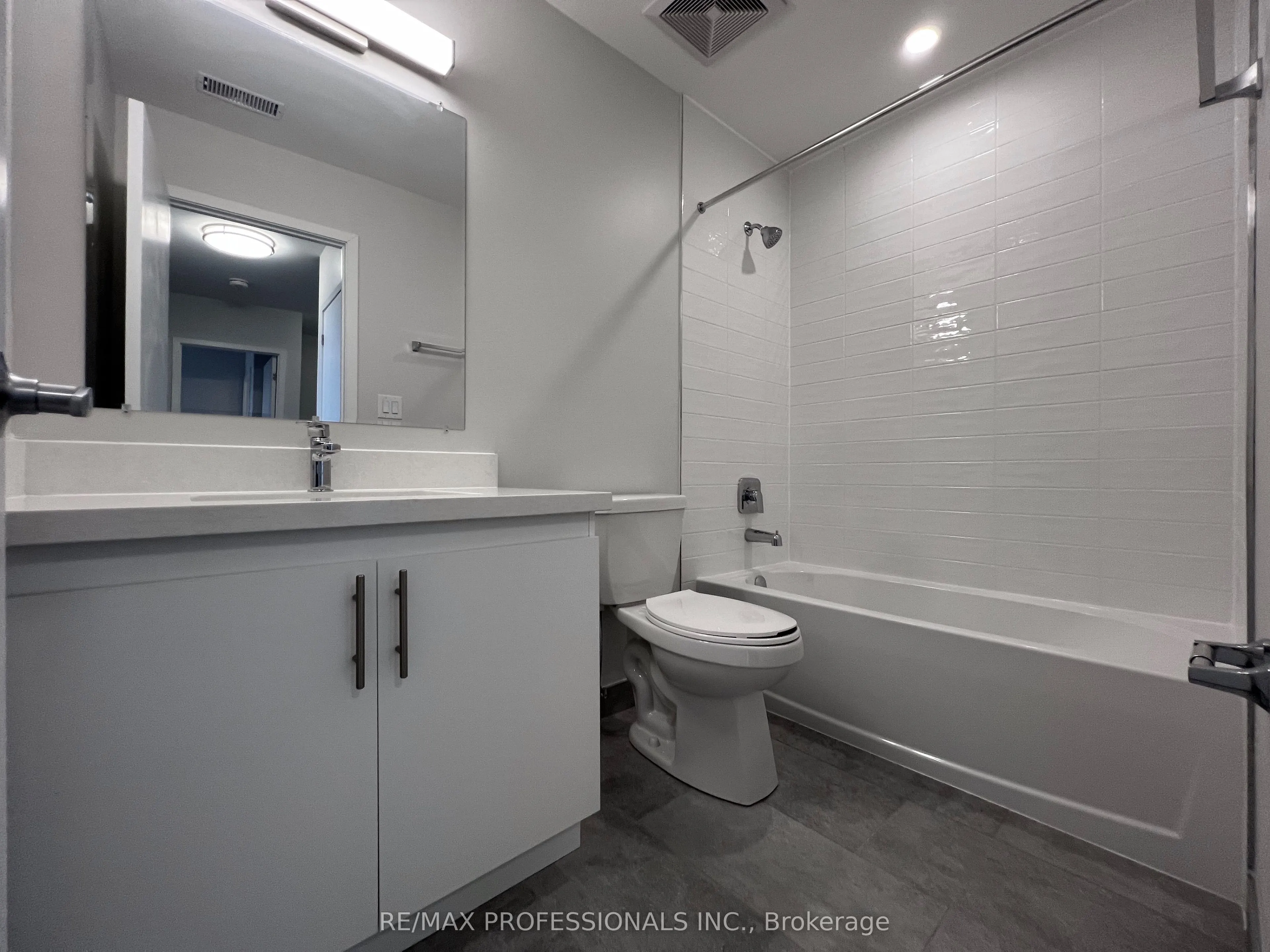 62 Dixfield Drive #121