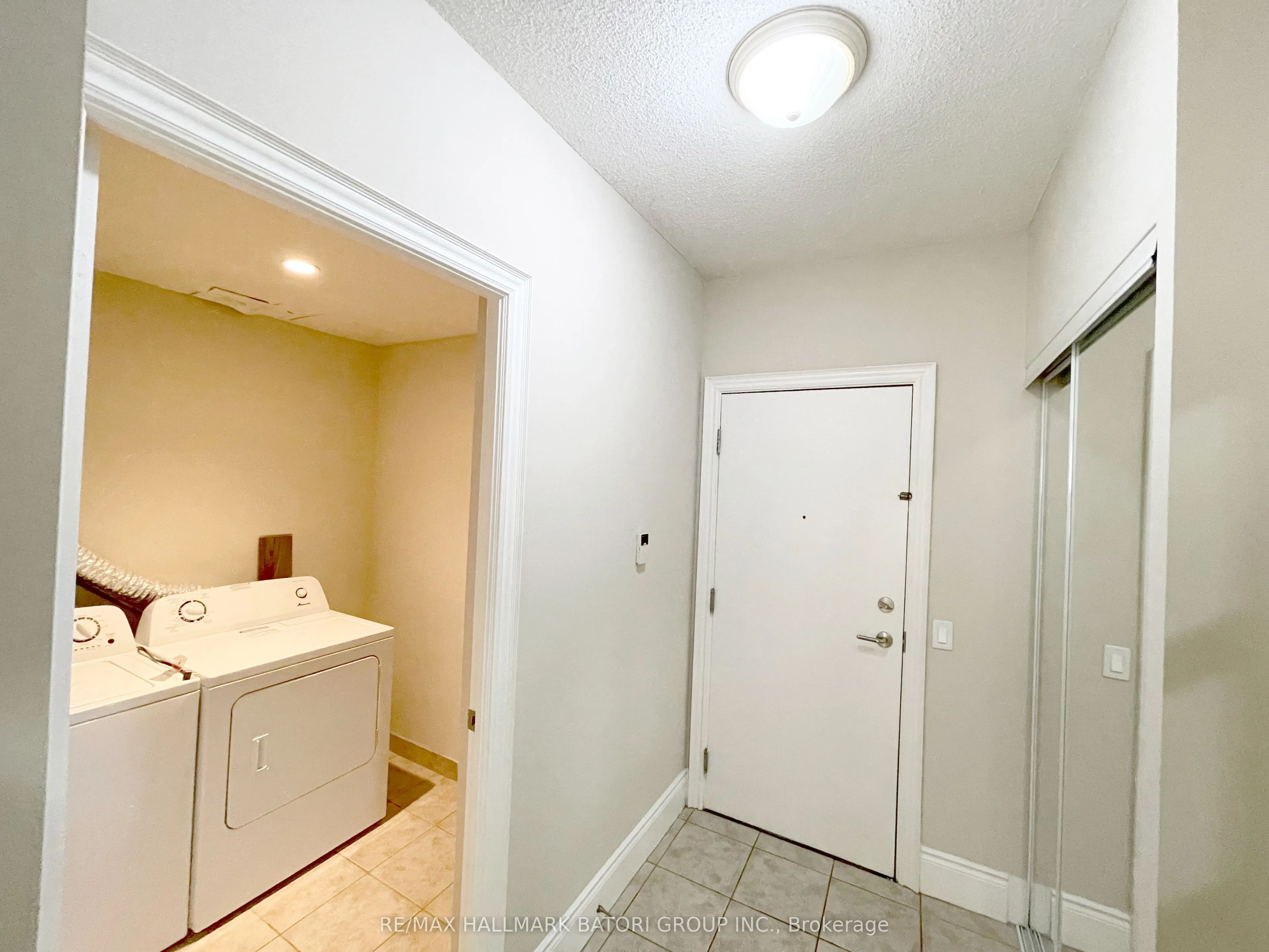 5233 Dundas Street W #316