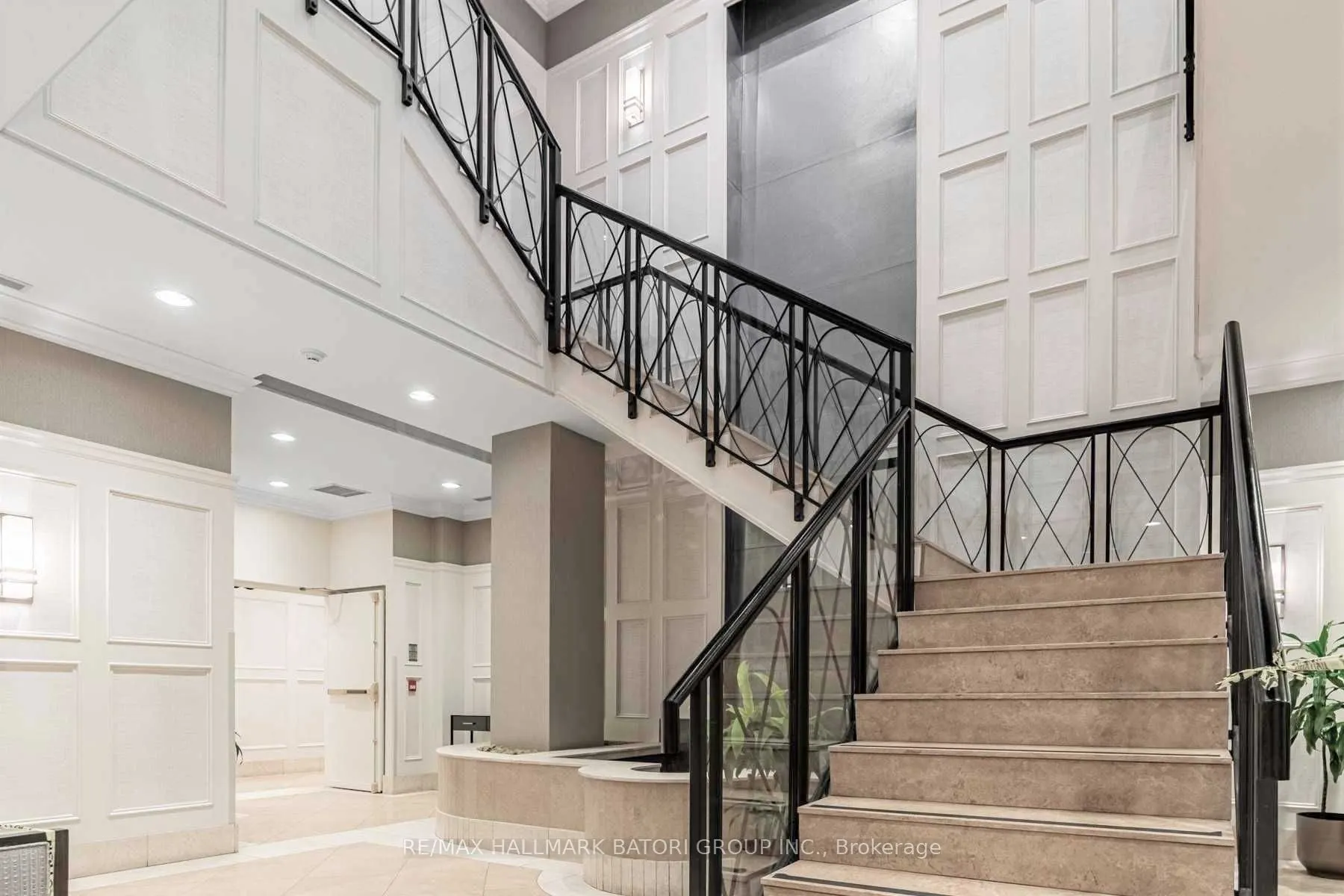 5233 Dundas Street W #316