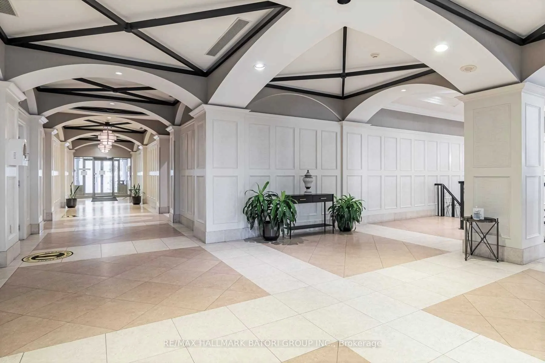 5233 Dundas Street W #316