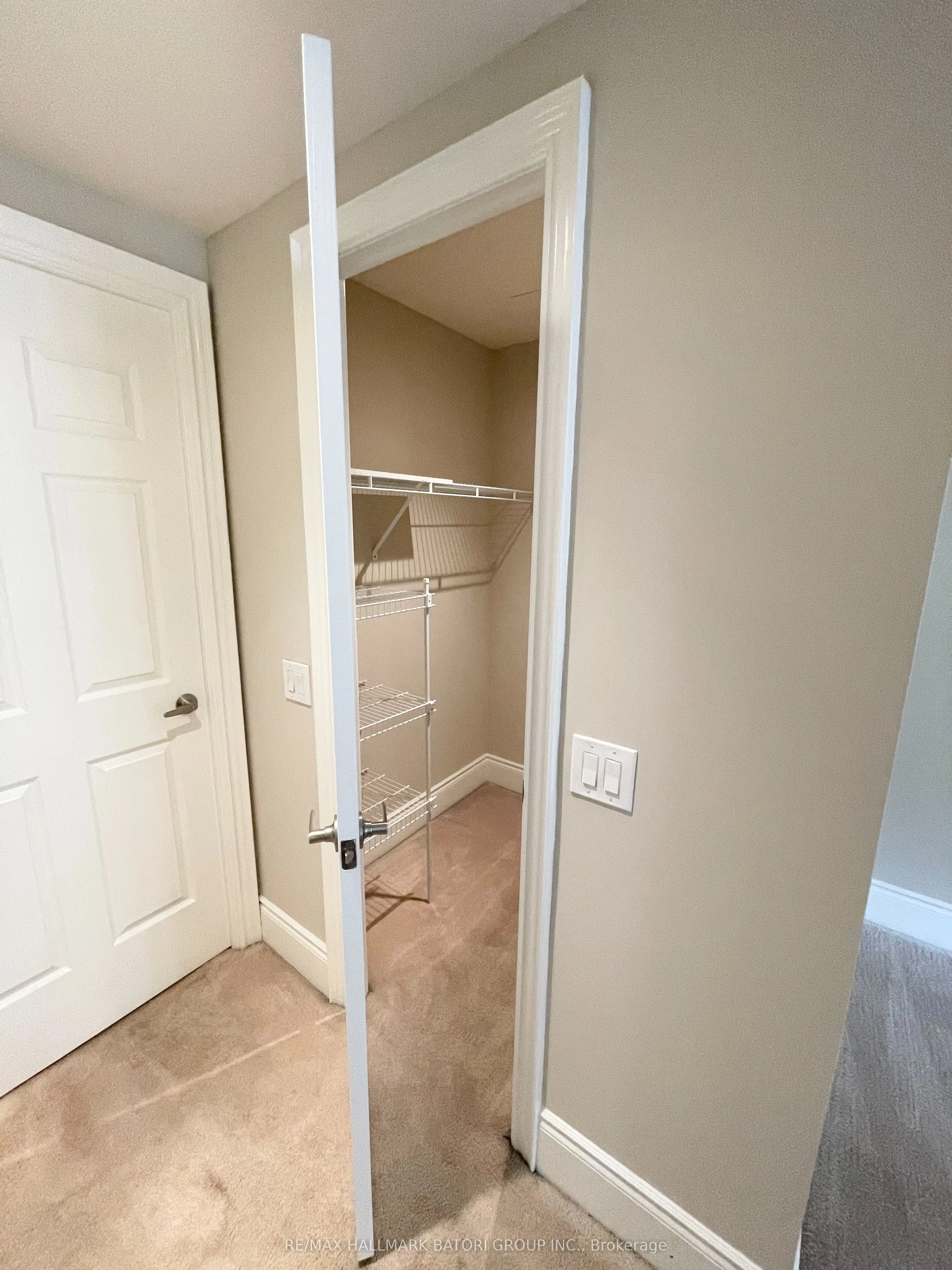 5233 Dundas Street W #316