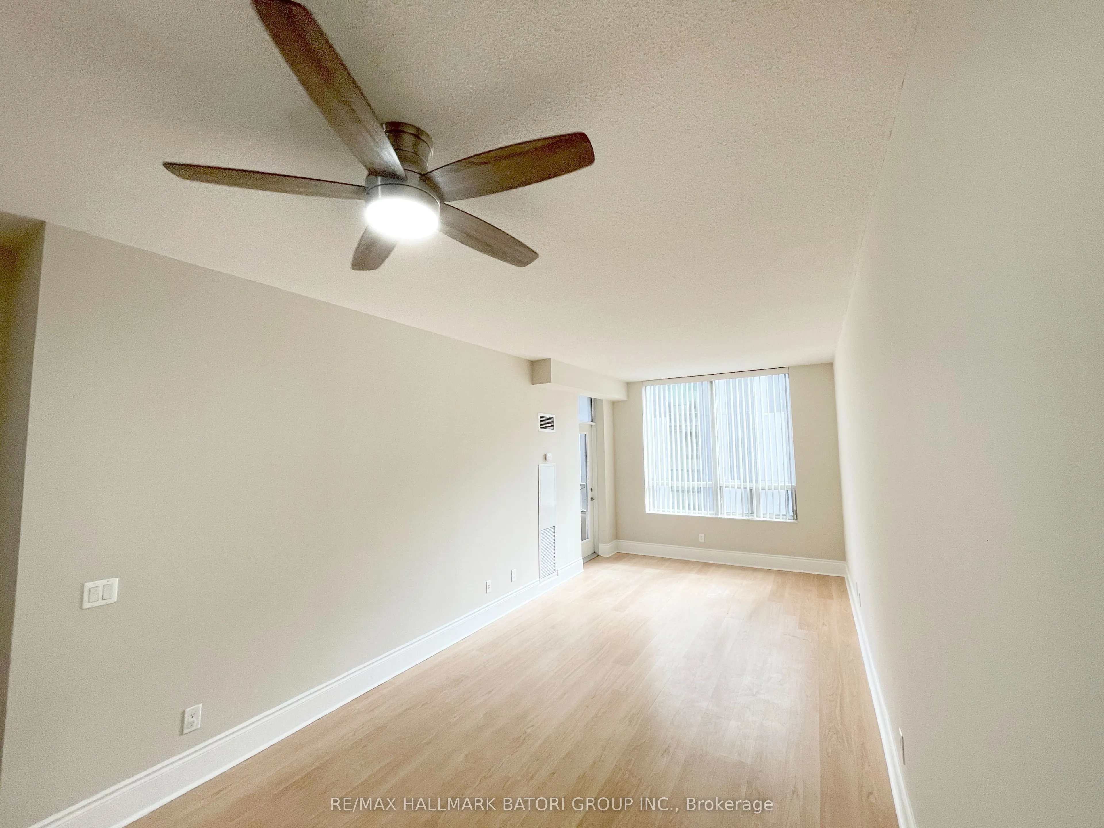 5233 Dundas Street W #316