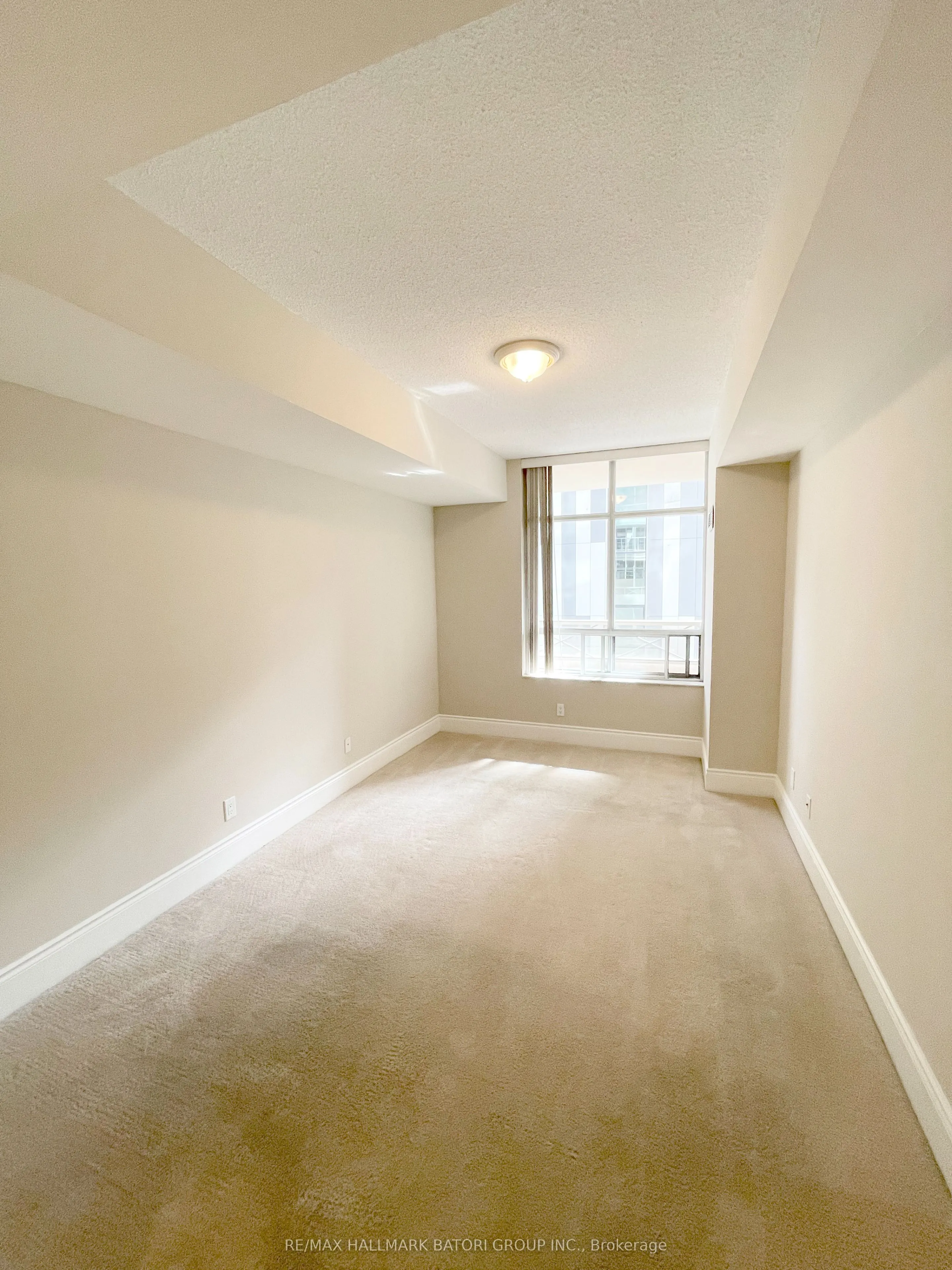 5233 Dundas Street W #316
