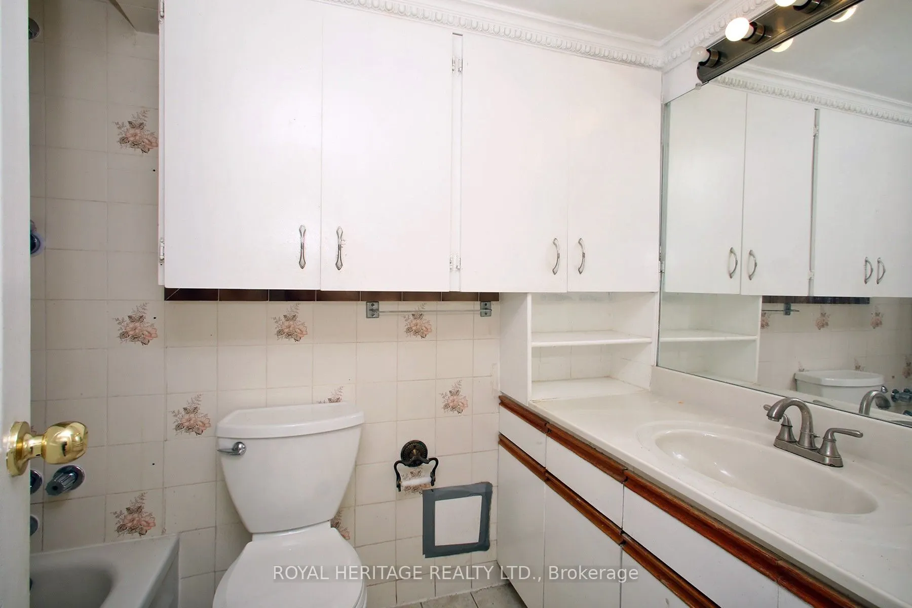 511 The West Mall #207