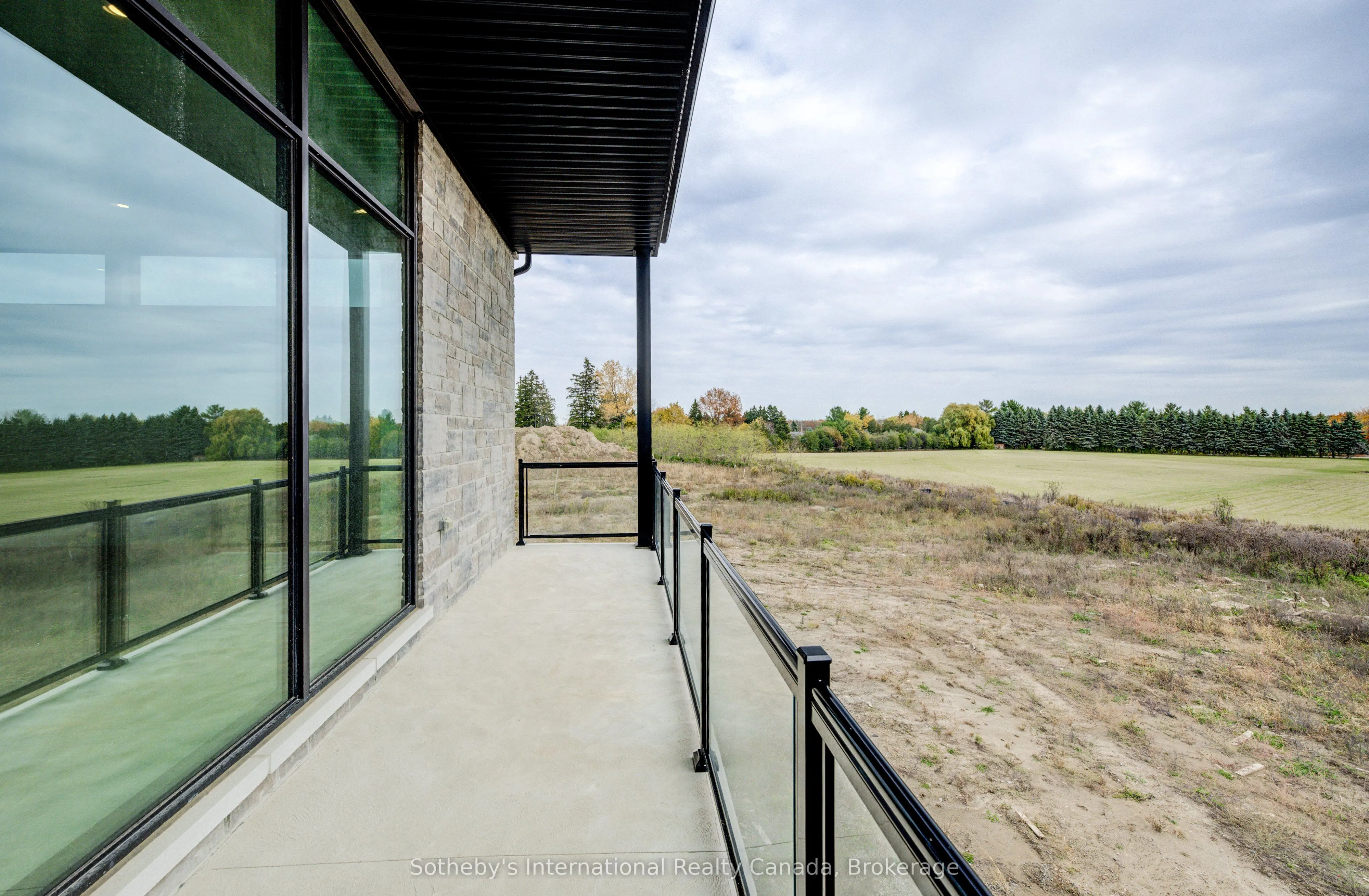 6 Sugarbush Court