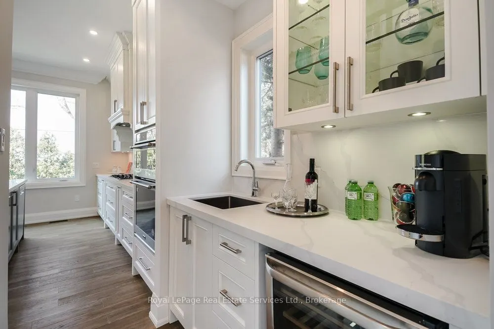 1211 Pinegrove Road