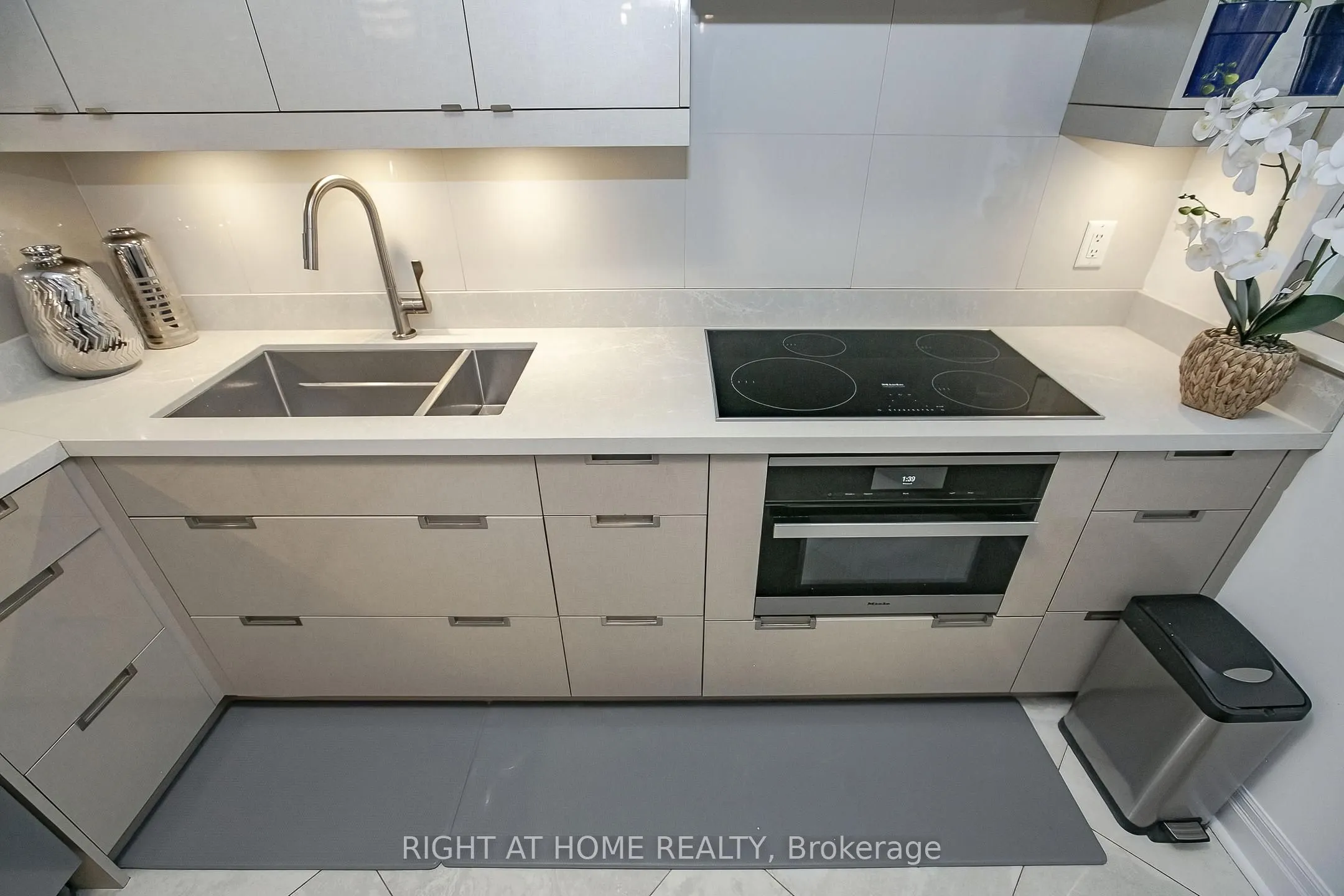 2119 Lake Shore Boulevard W #217