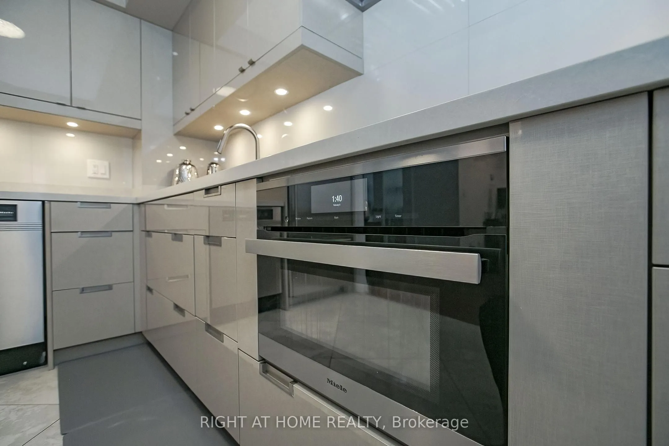 2119 Lake Shore Boulevard W #217