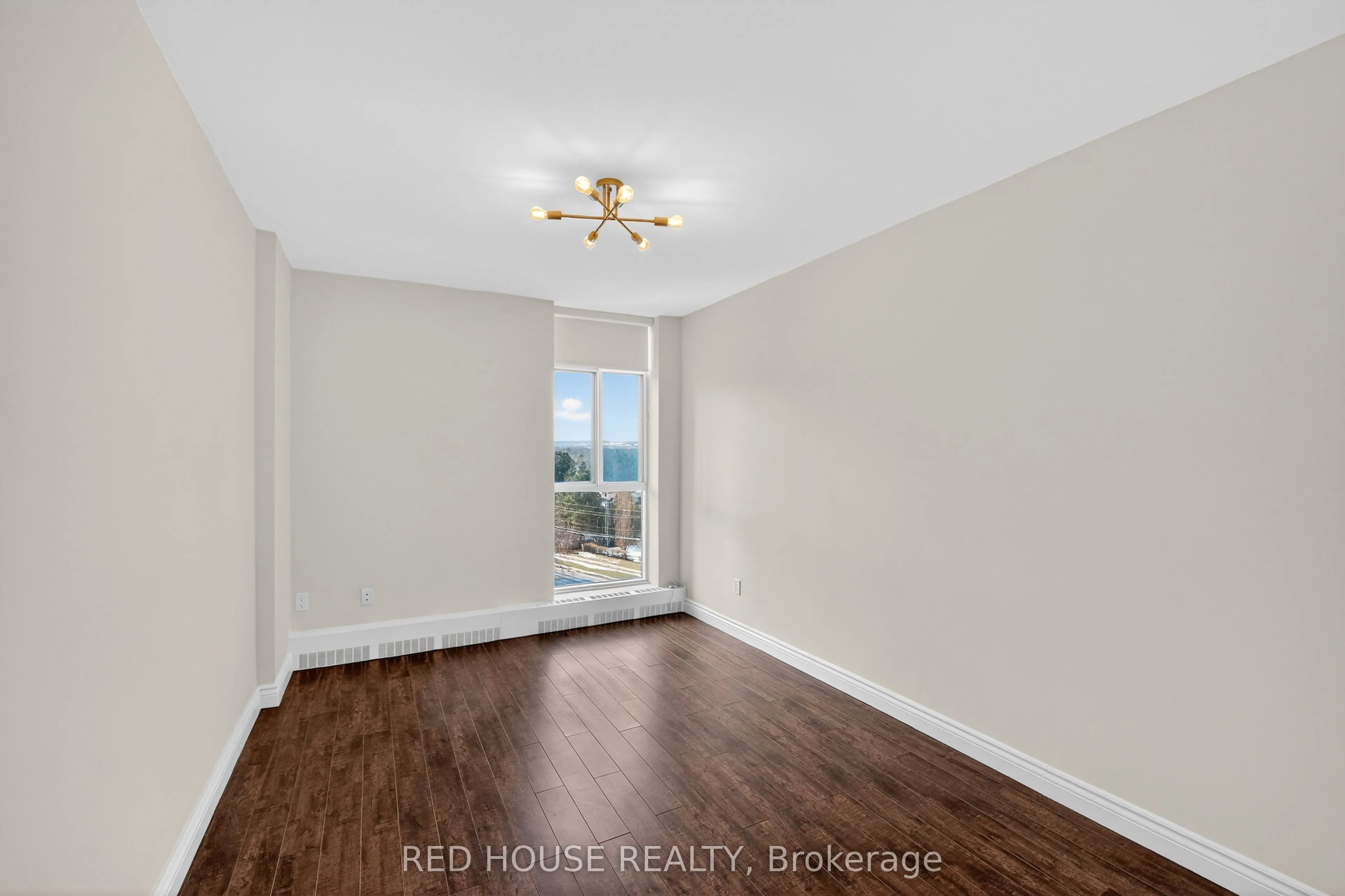 5250 Lakeshore Road #809
