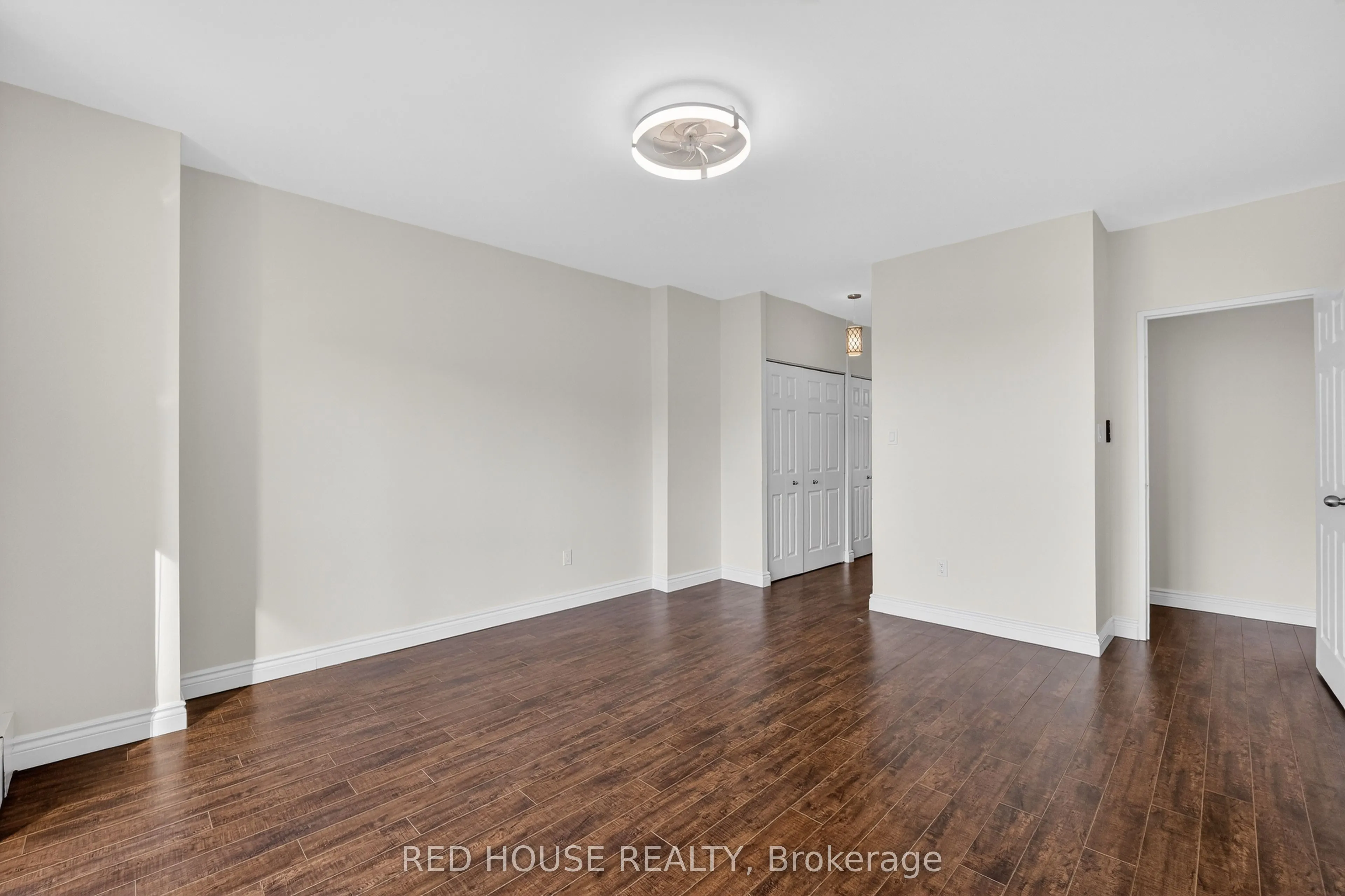 5250 Lakeshore Road #809