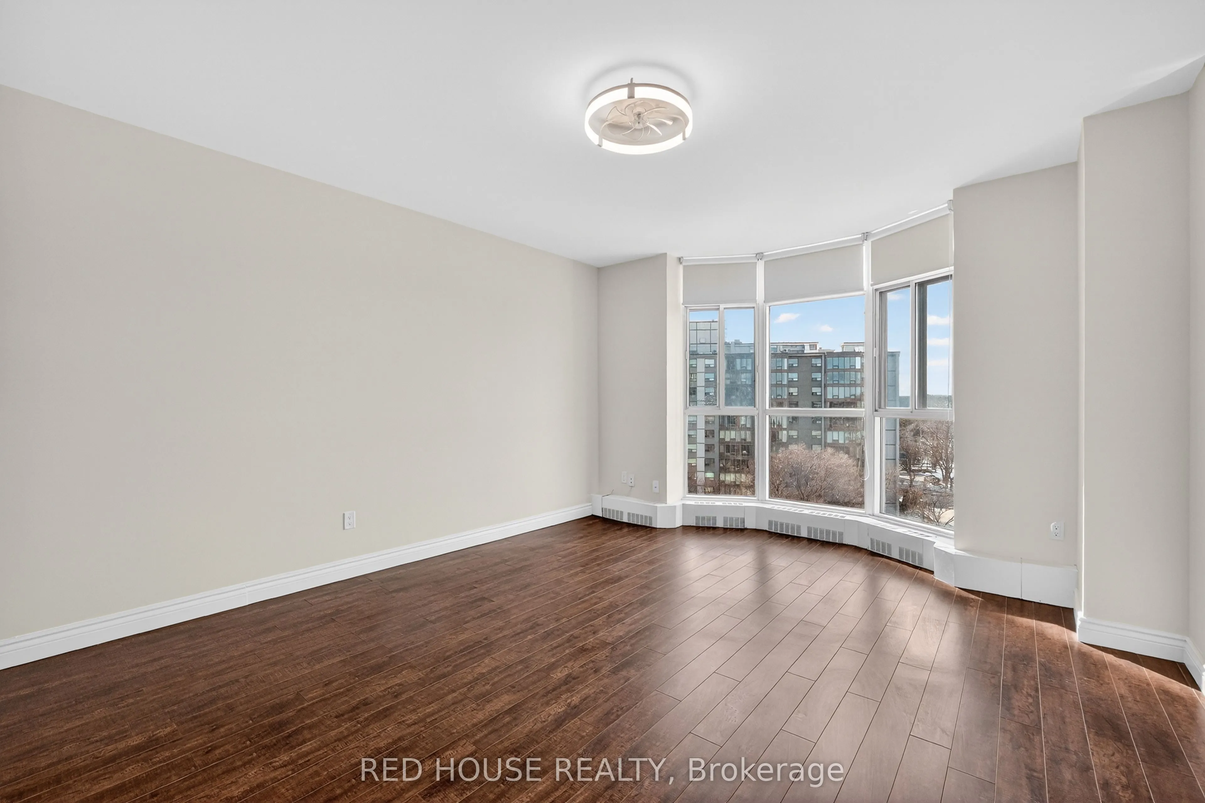 5250 Lakeshore Road #809