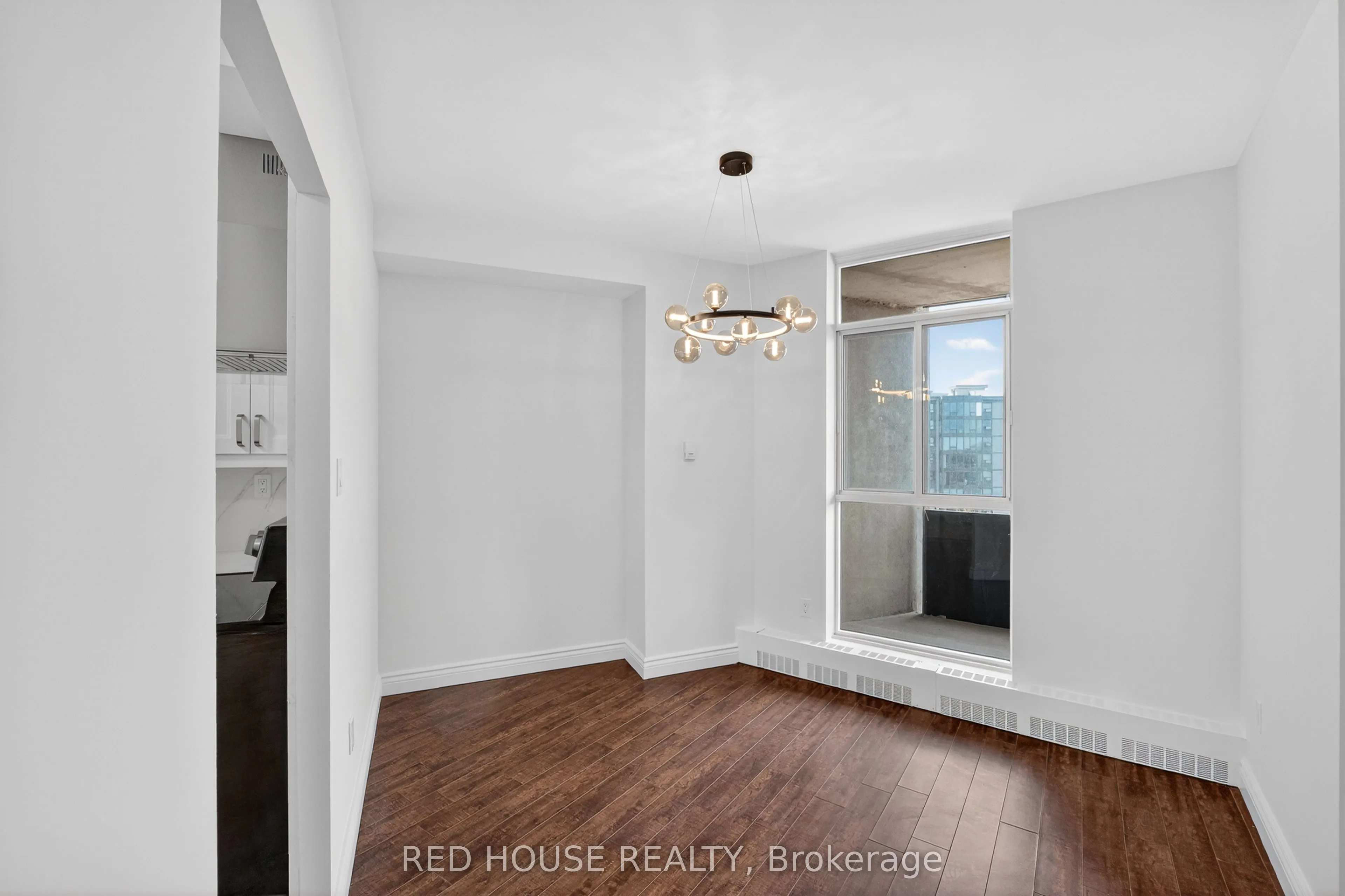 5250 Lakeshore Road #809
