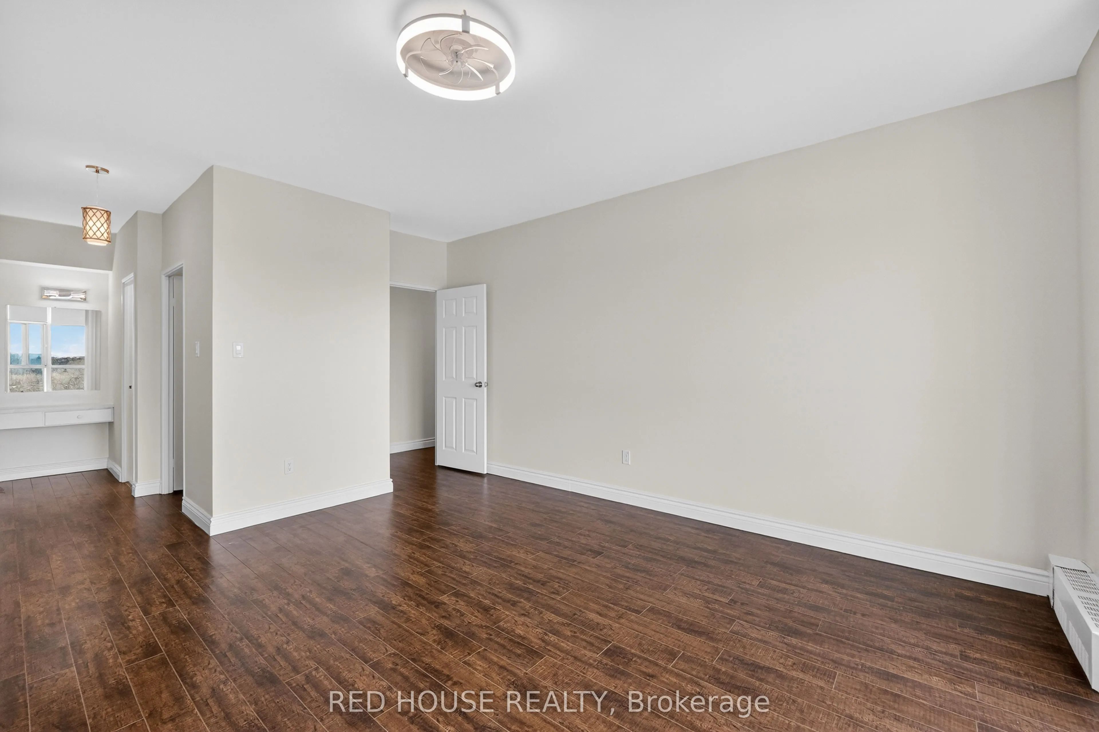 5250 Lakeshore Road #809