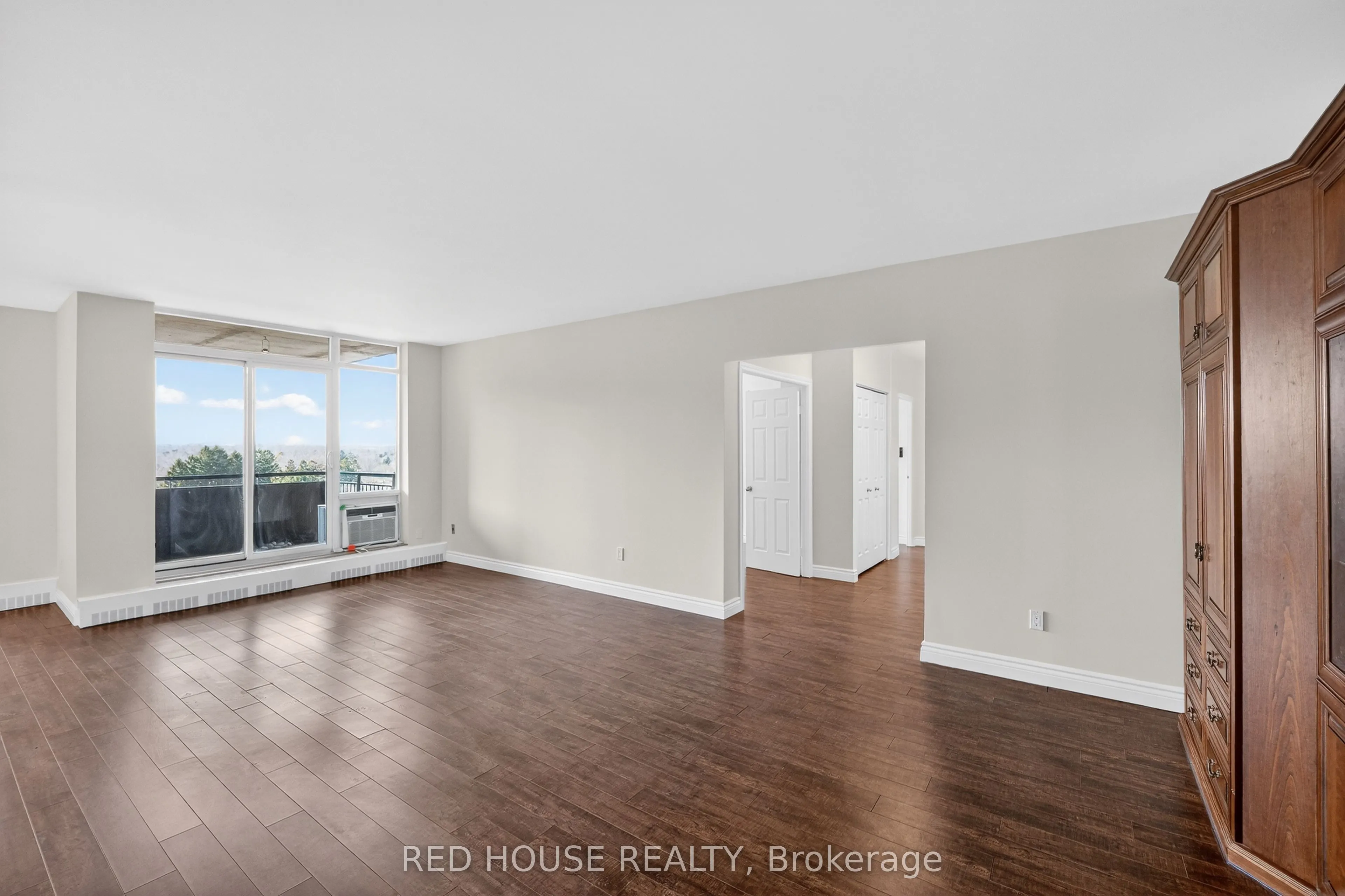 5250 Lakeshore Road #809