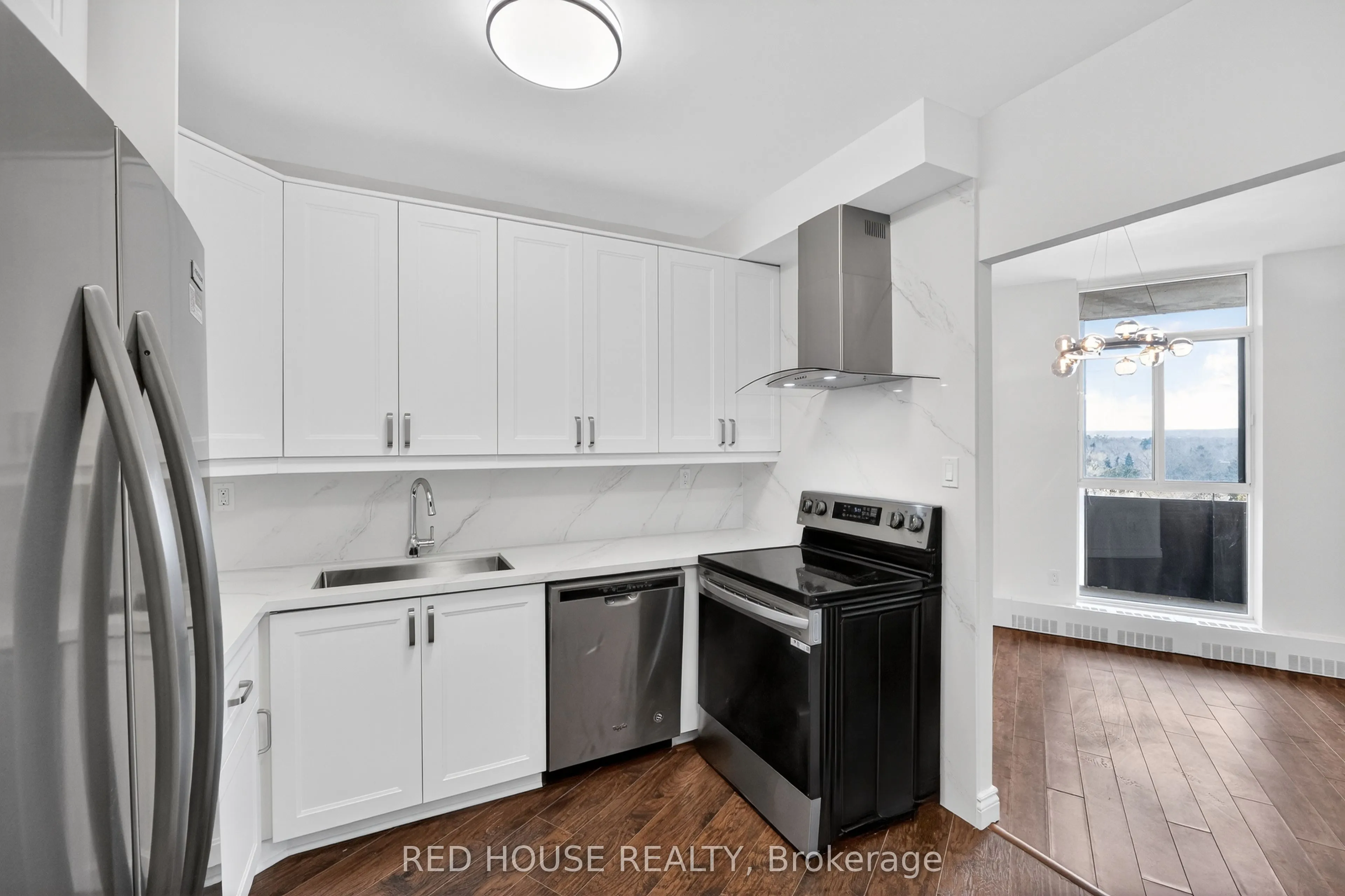 5250 Lakeshore Road #809