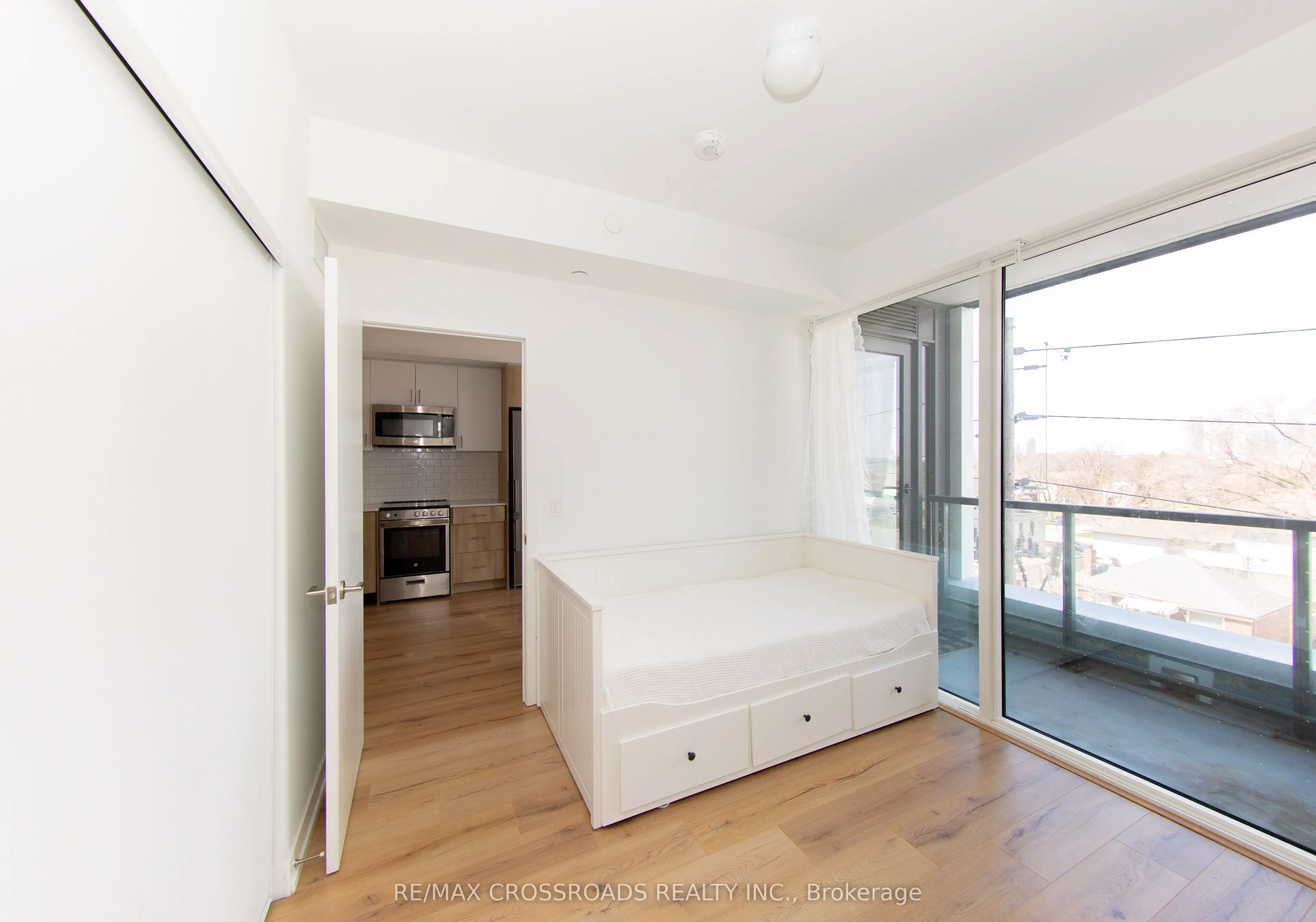 1195 The Queensway #406