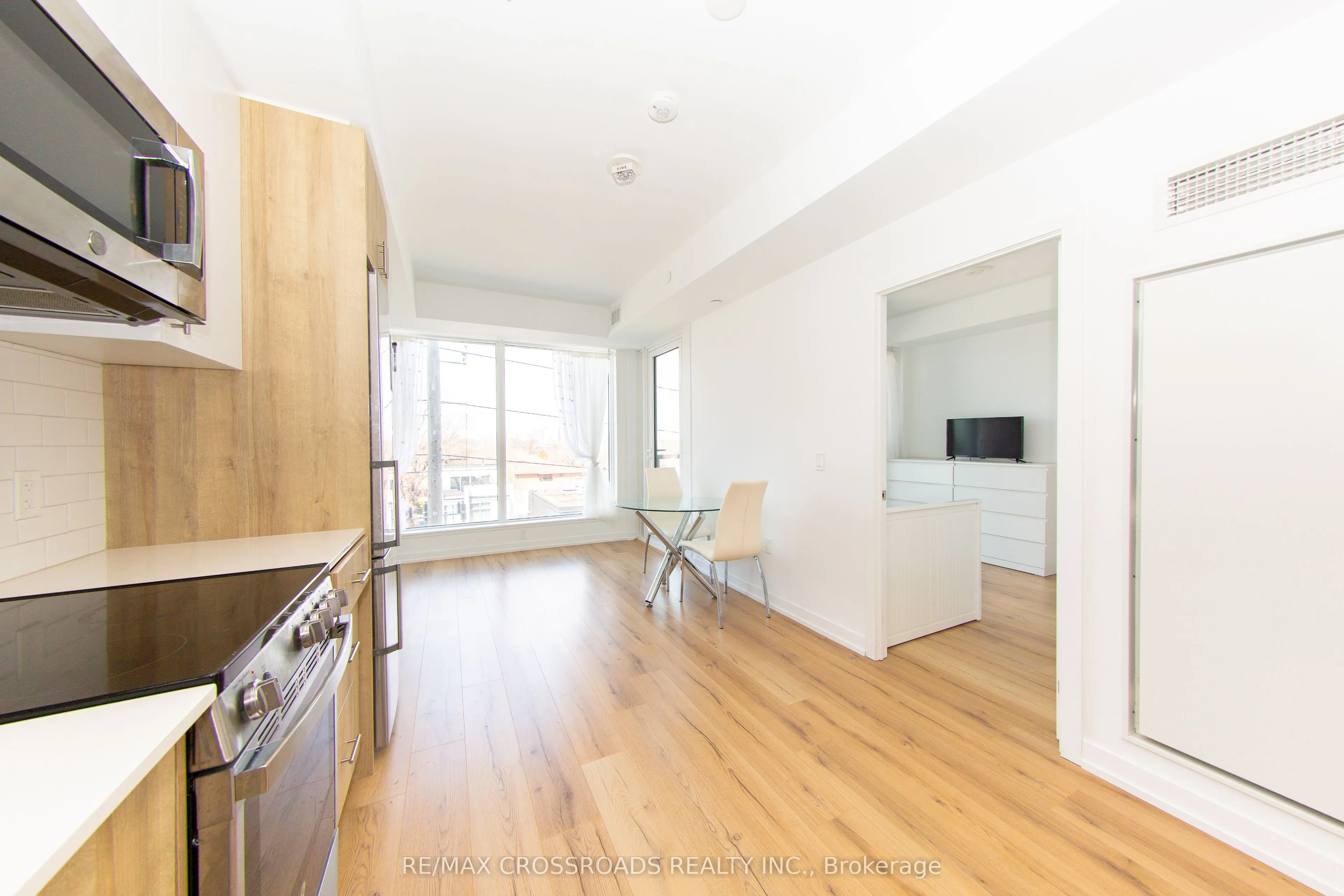 1195 The Queensway #406