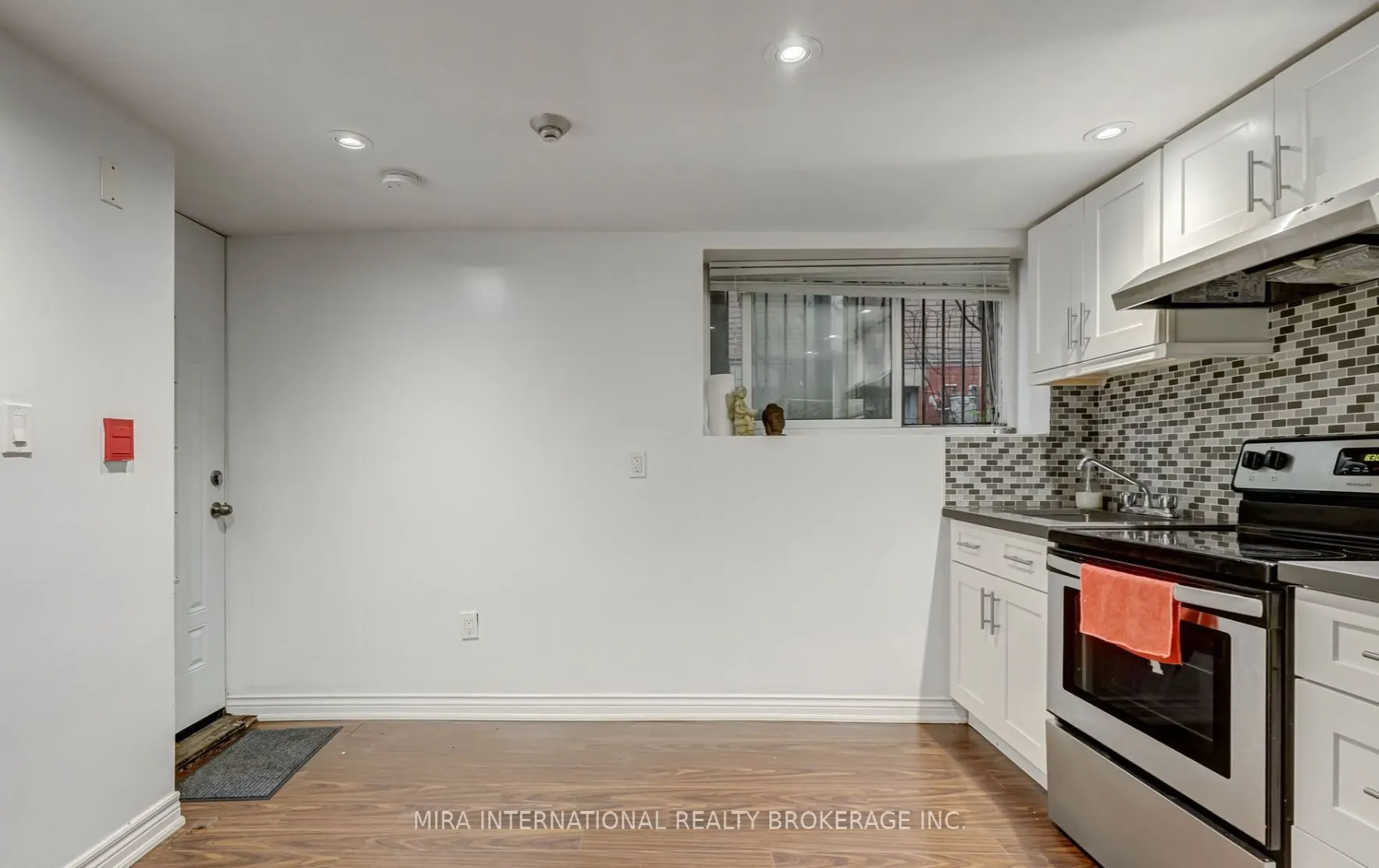 11 Laxton Avenue #B3