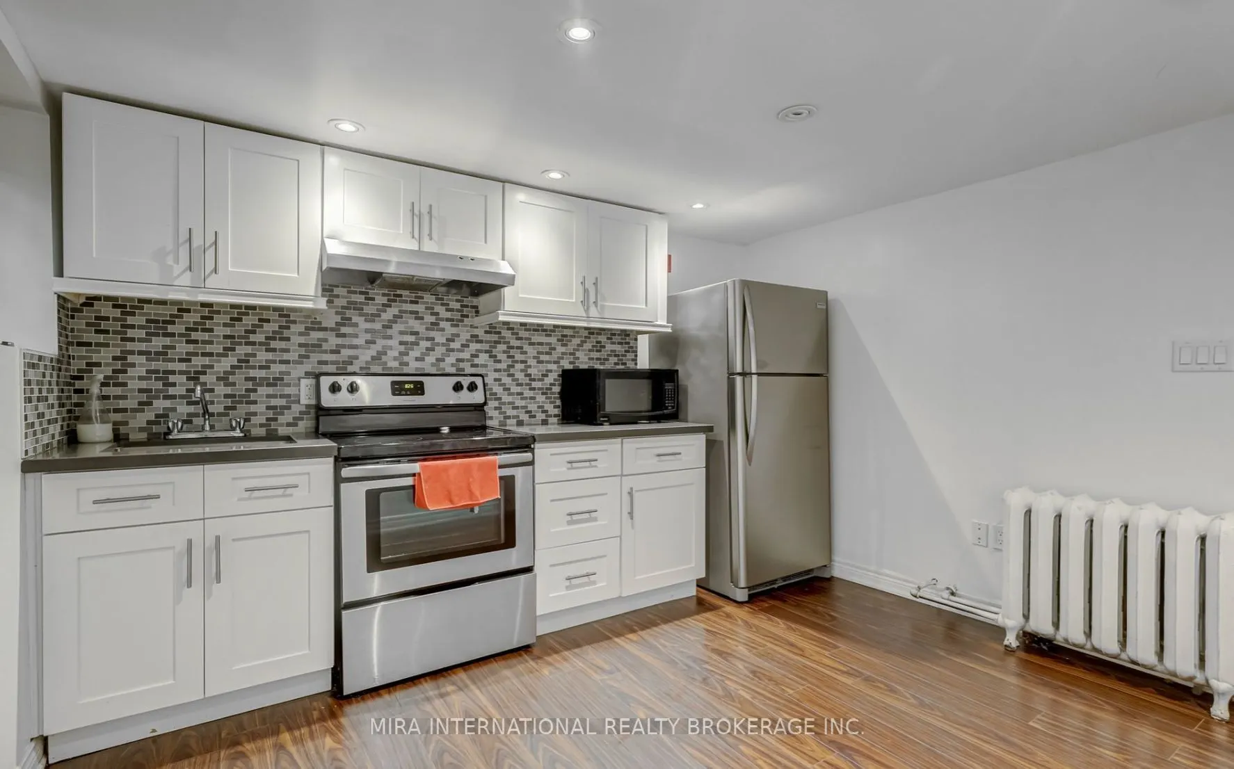 11 Laxton Avenue #B3
