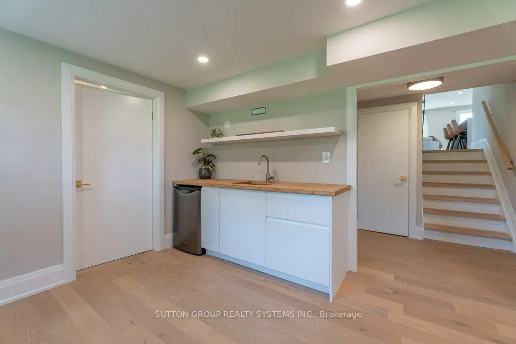1264 Landfair Crescent