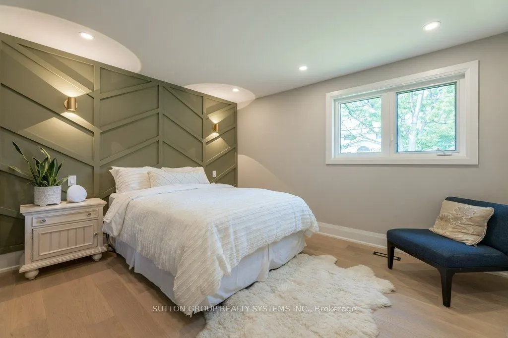 1264 Landfair Crescent