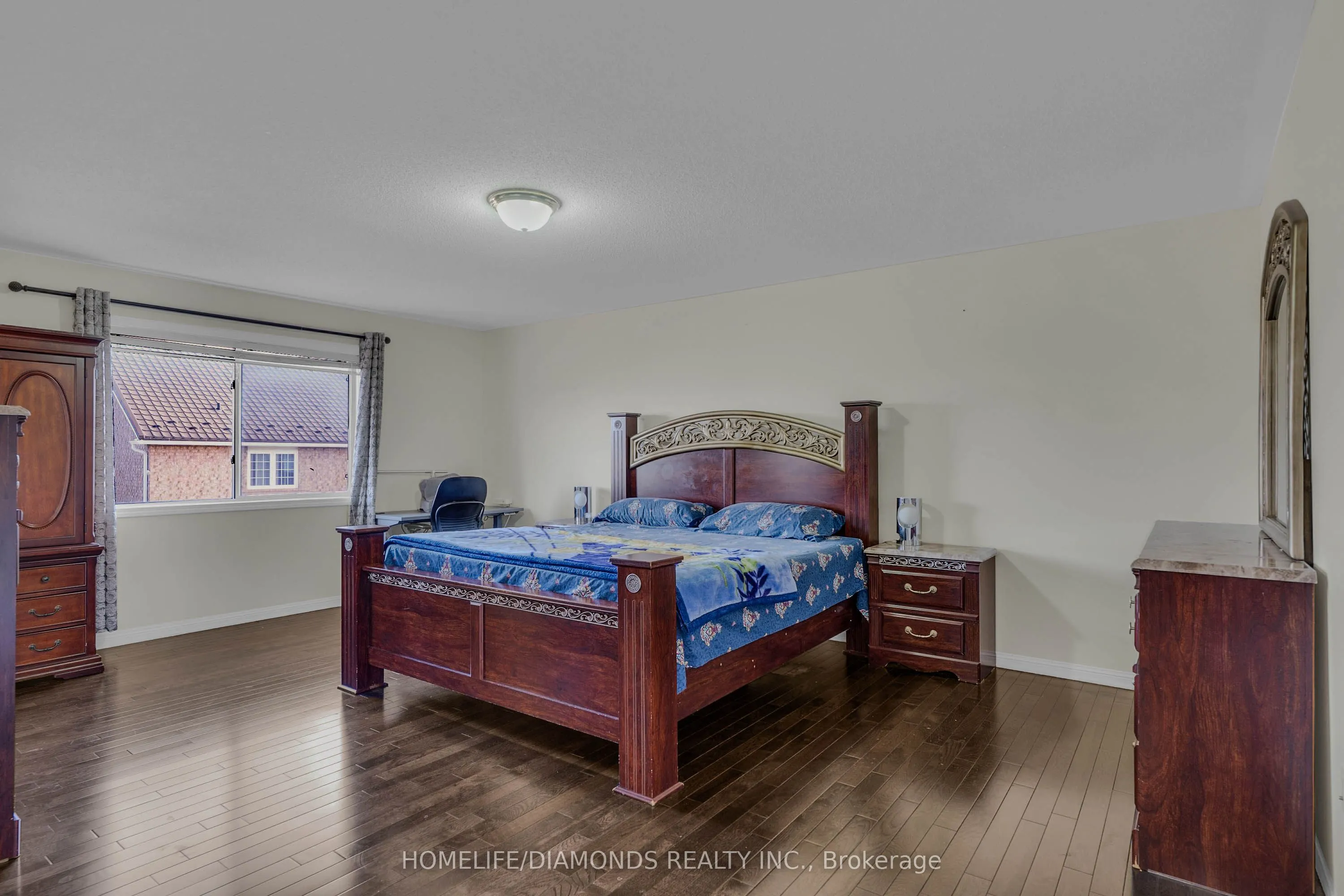70 Maldives Crescent
