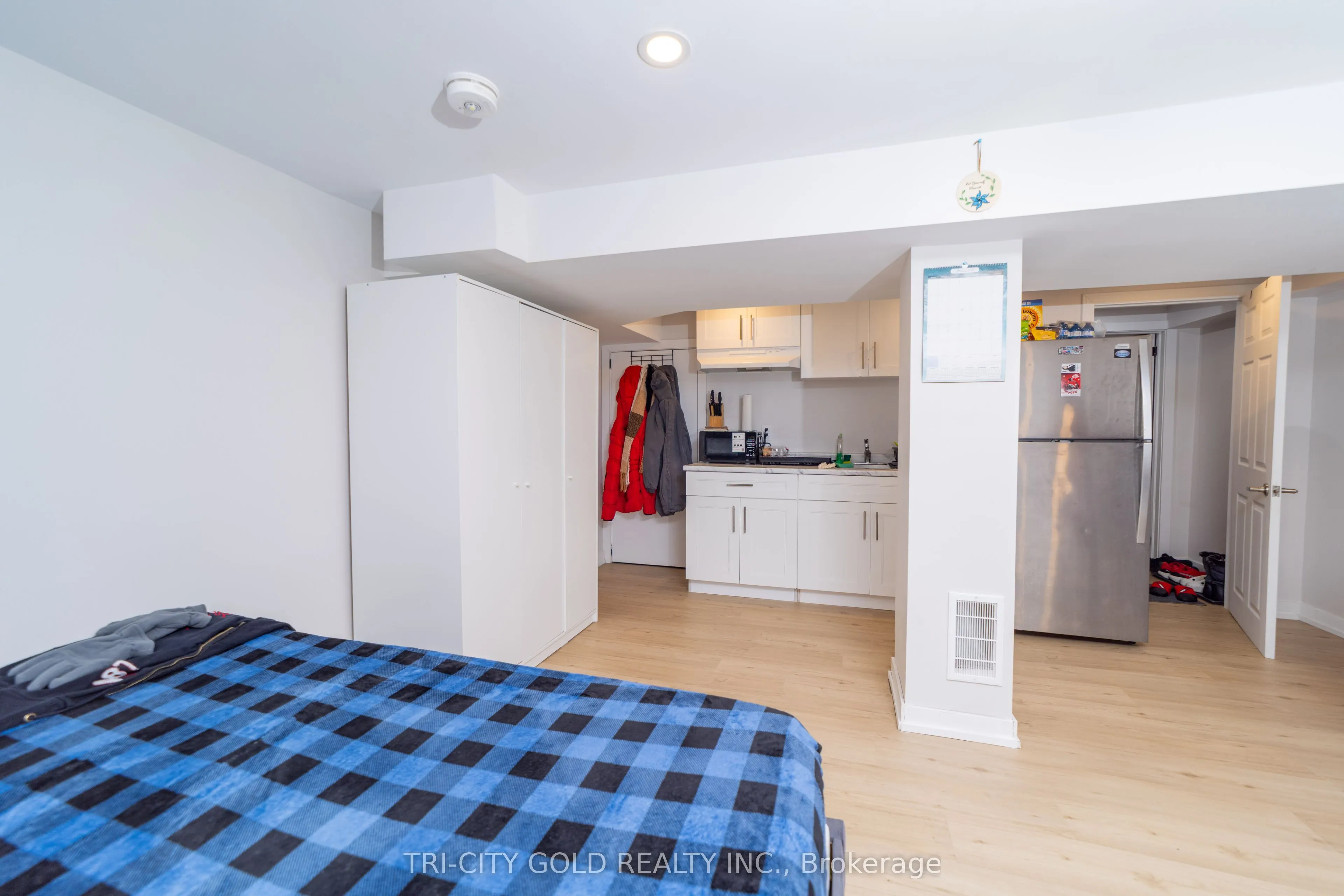3 Holmstead Court