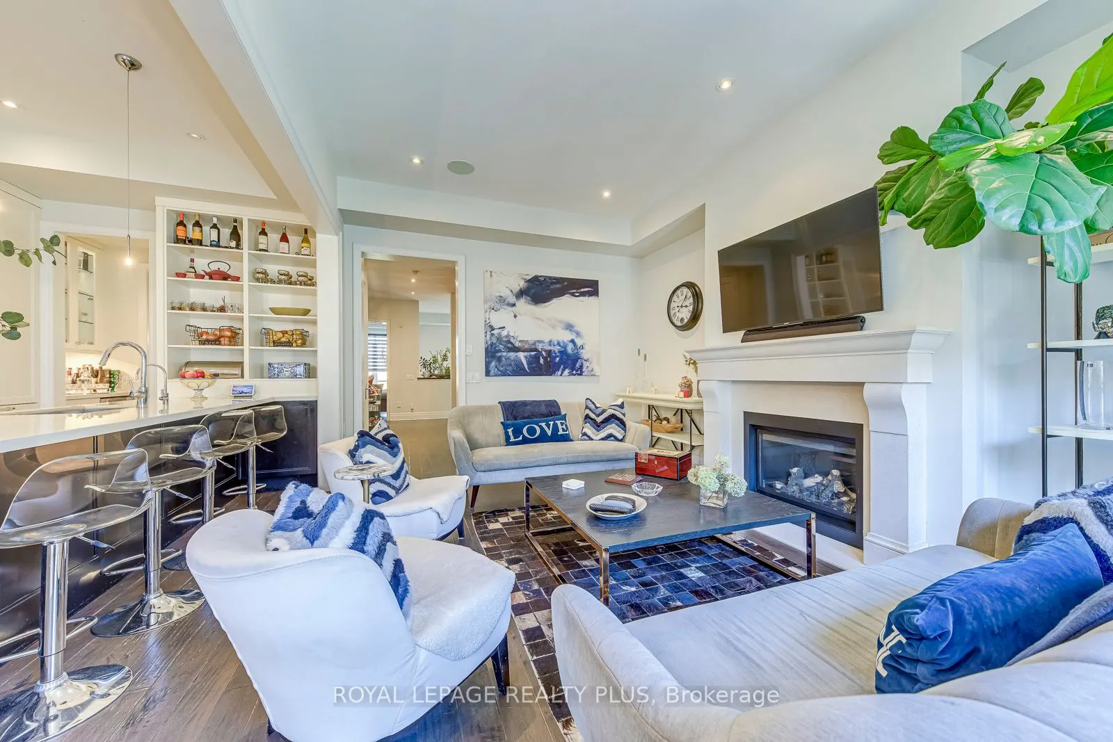 221 Hanover Street