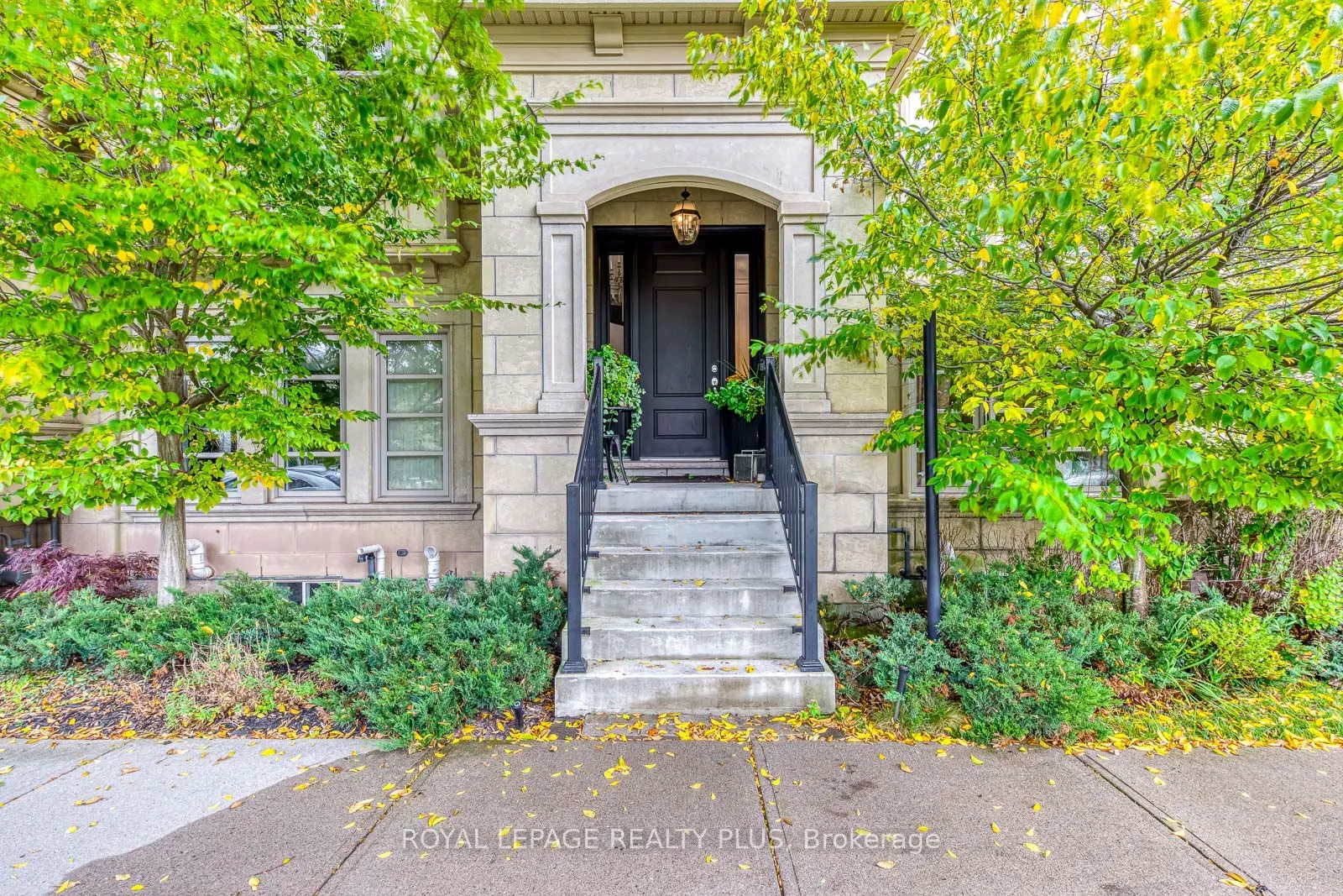 221 Hanover Street