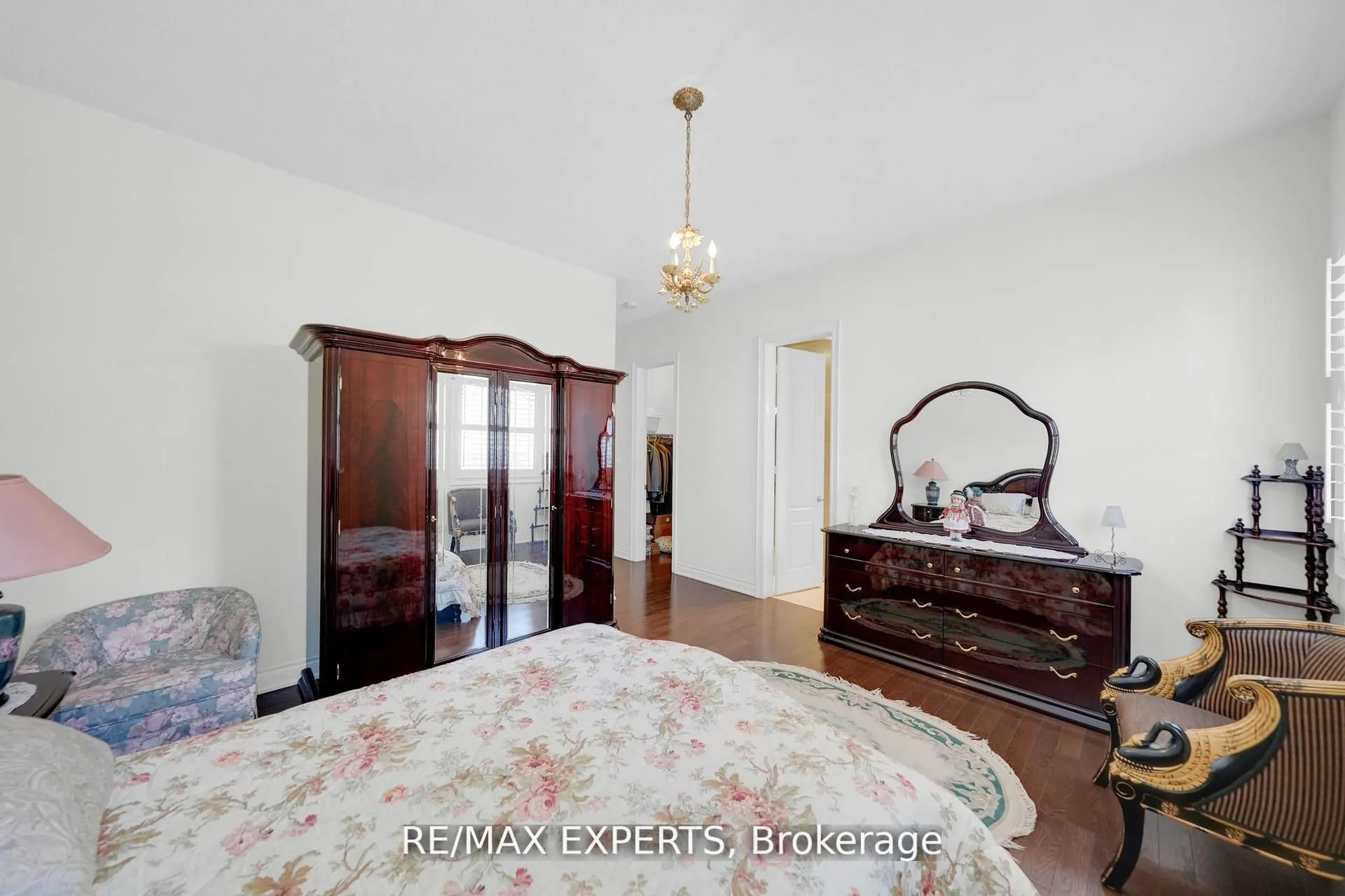 10 Falkland Road