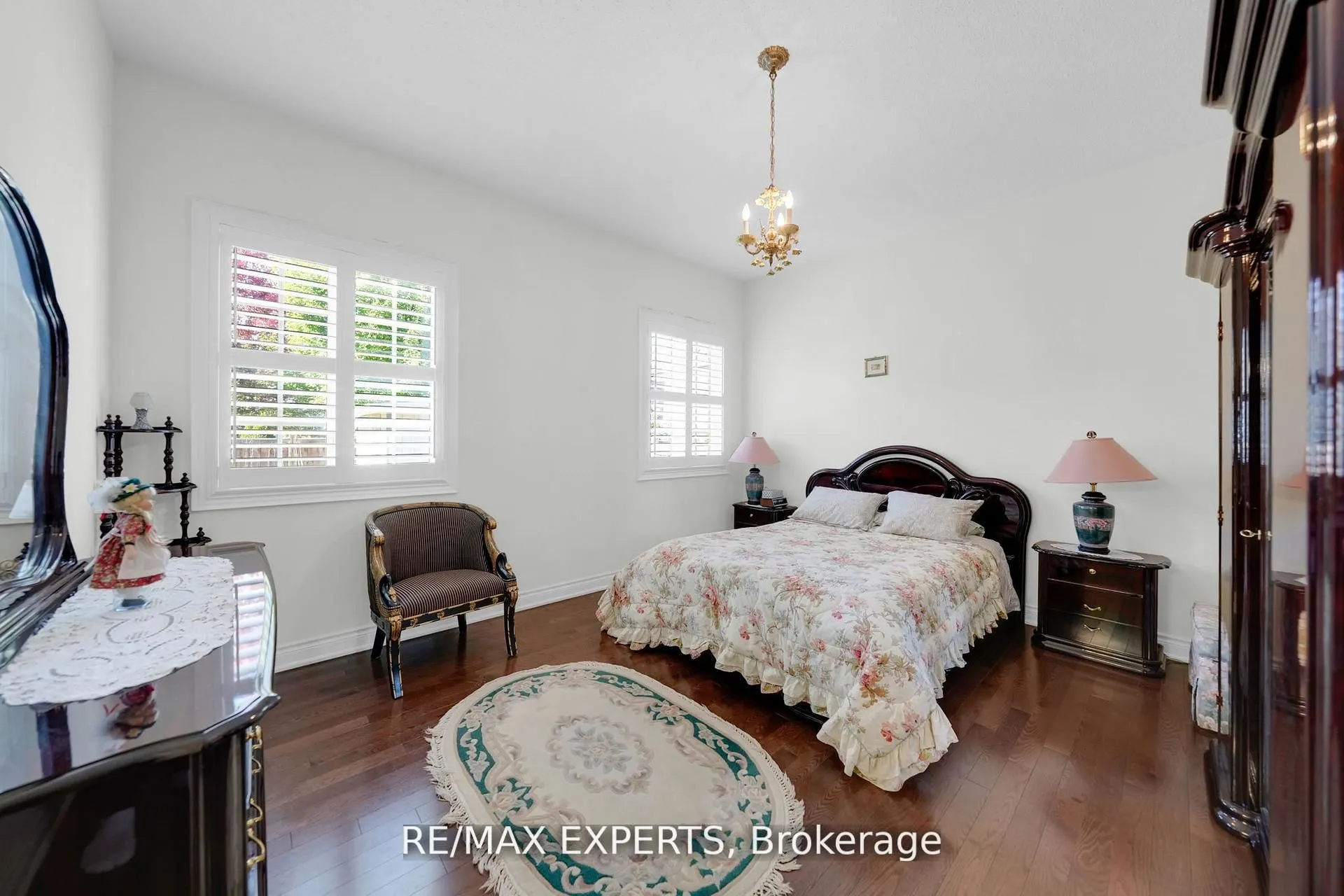 10 Falkland Road
