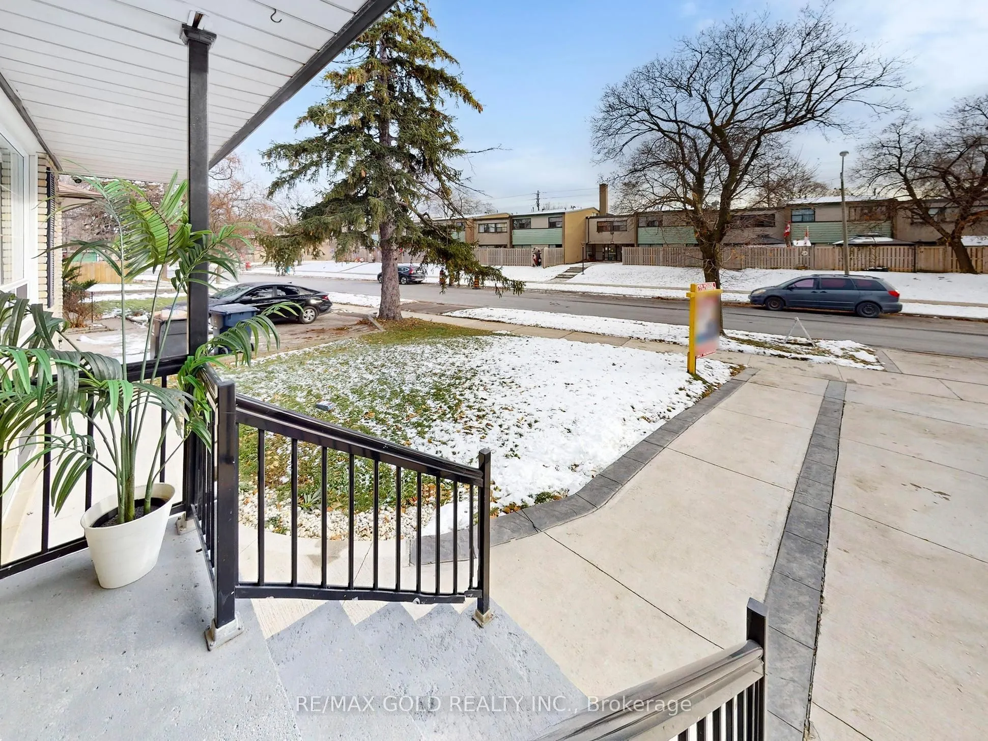 189 Kingsview Boulevard