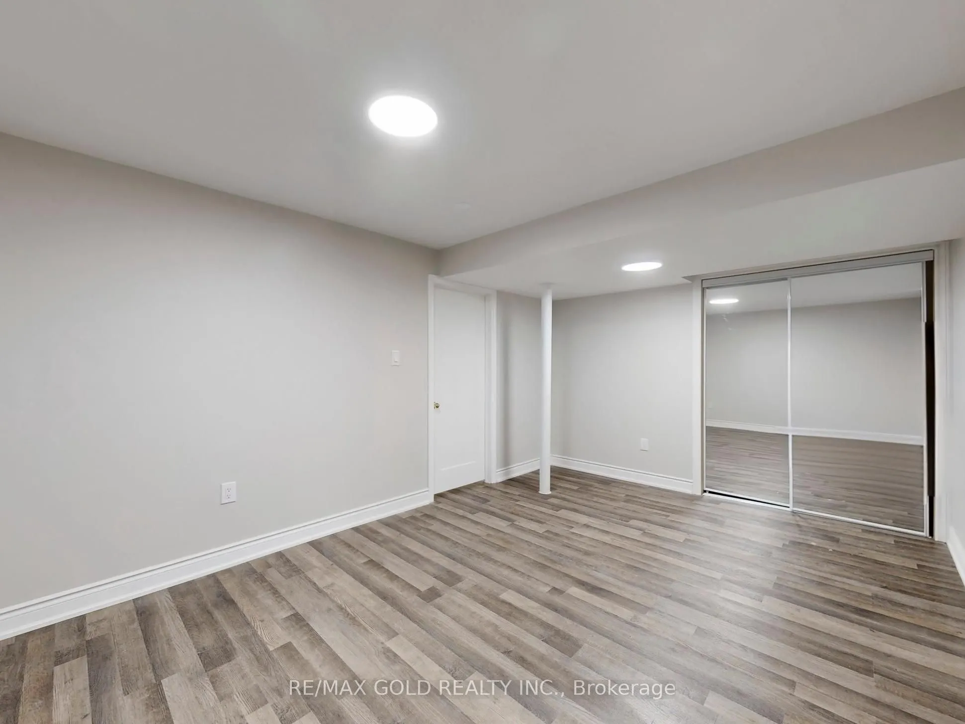 189 Kingsview Boulevard