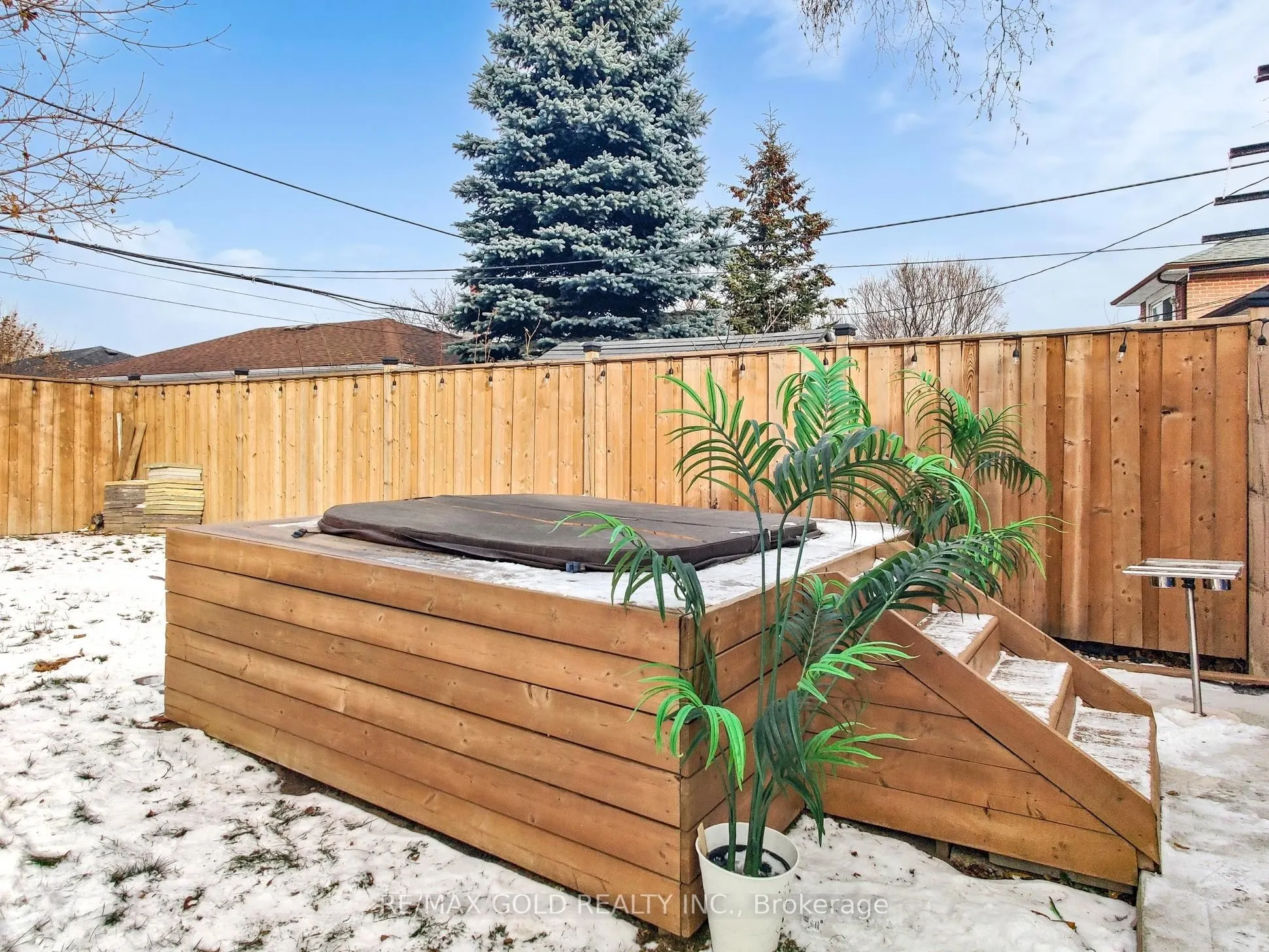 189 Kingsview Boulevard