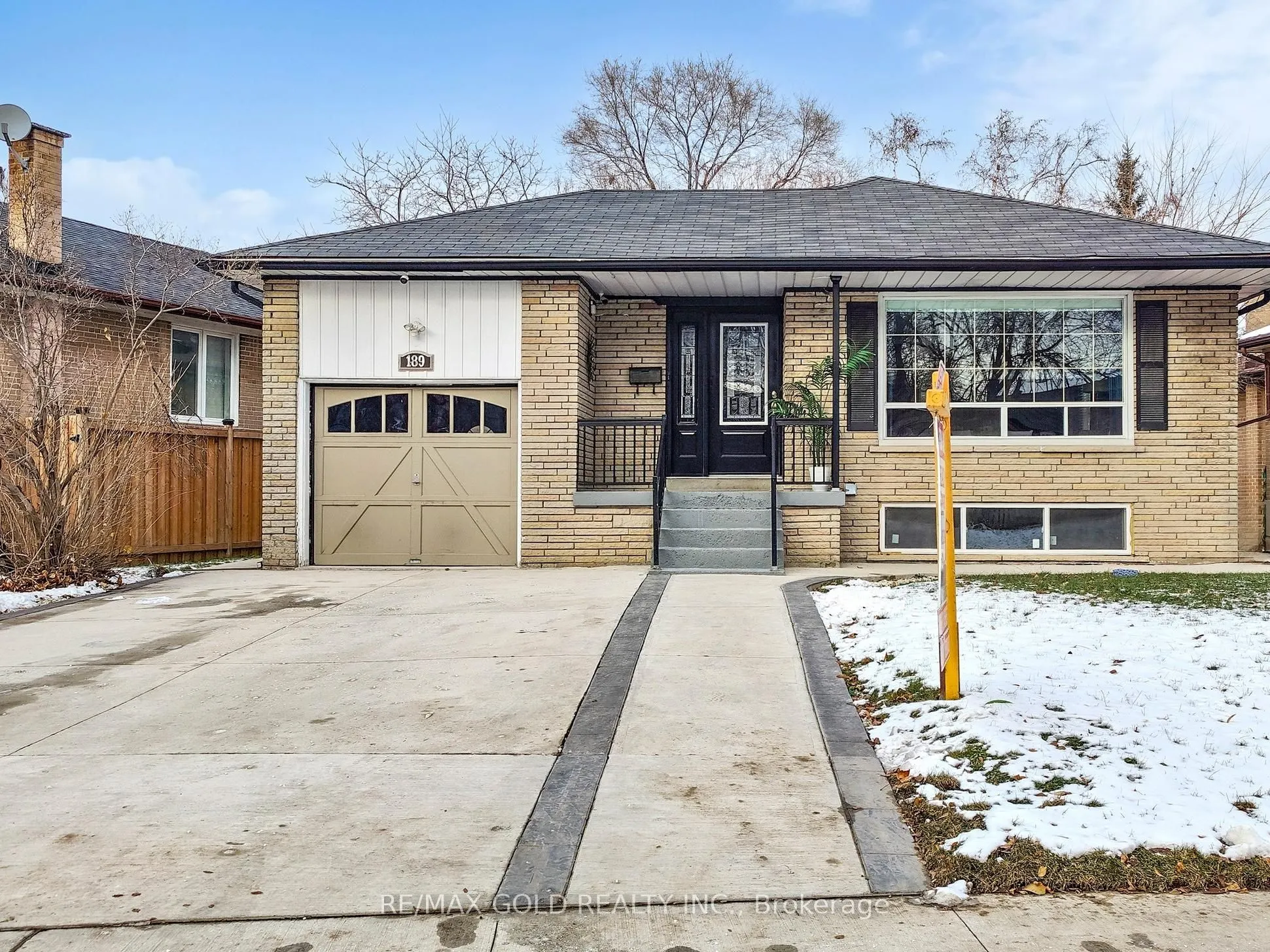 189 Kingsview Boulevard