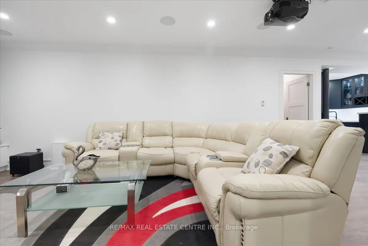 64 Aviemore Drive