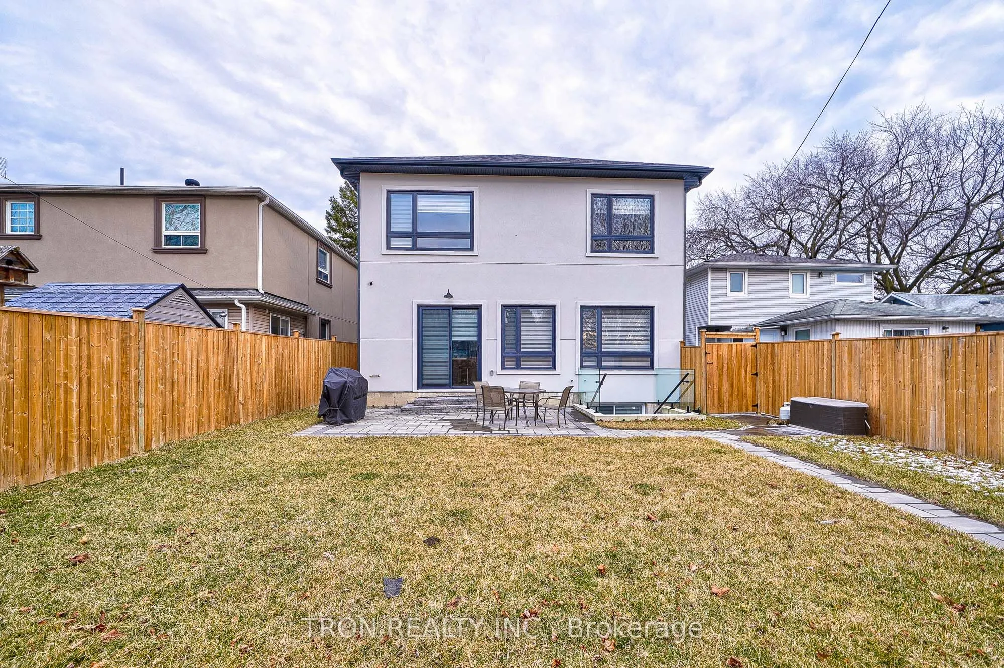 38 Uno Drive