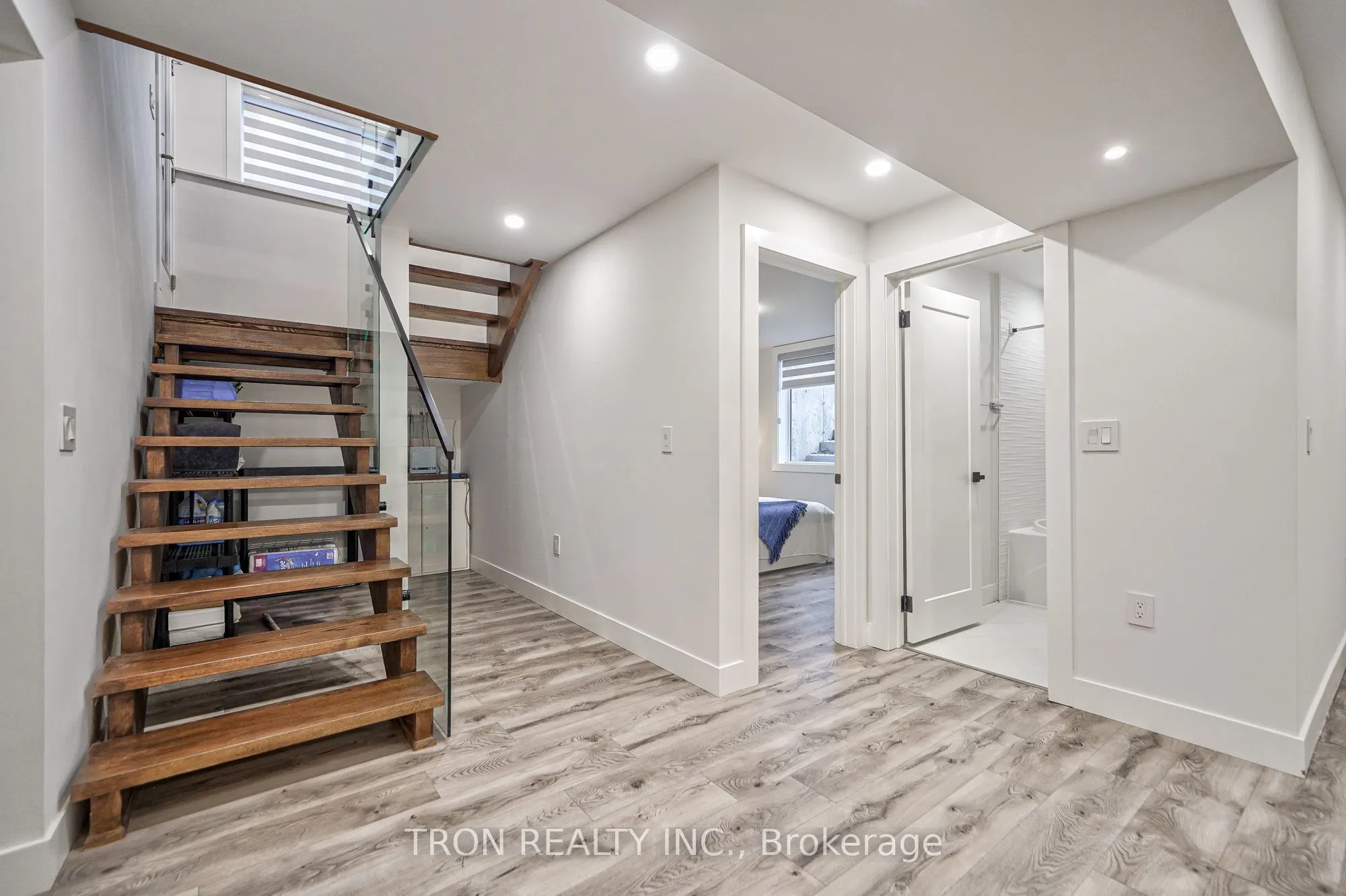 38 Uno Drive
