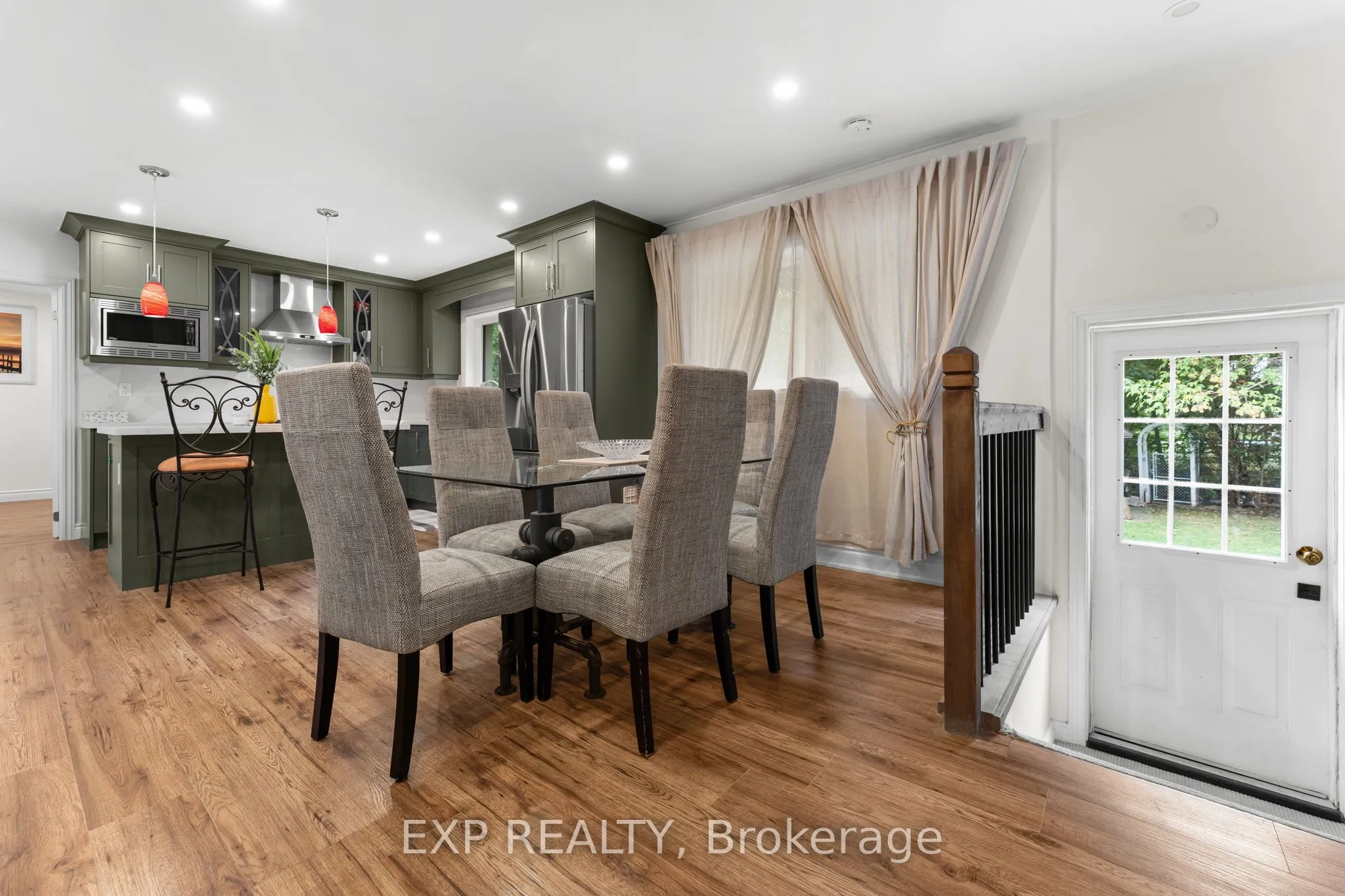 208 Glen Oak Drive