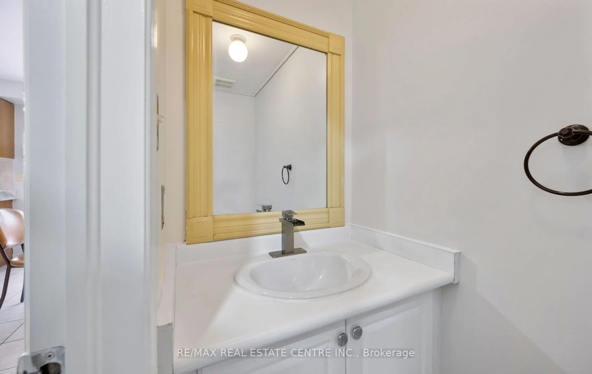15 Revelstoke Place